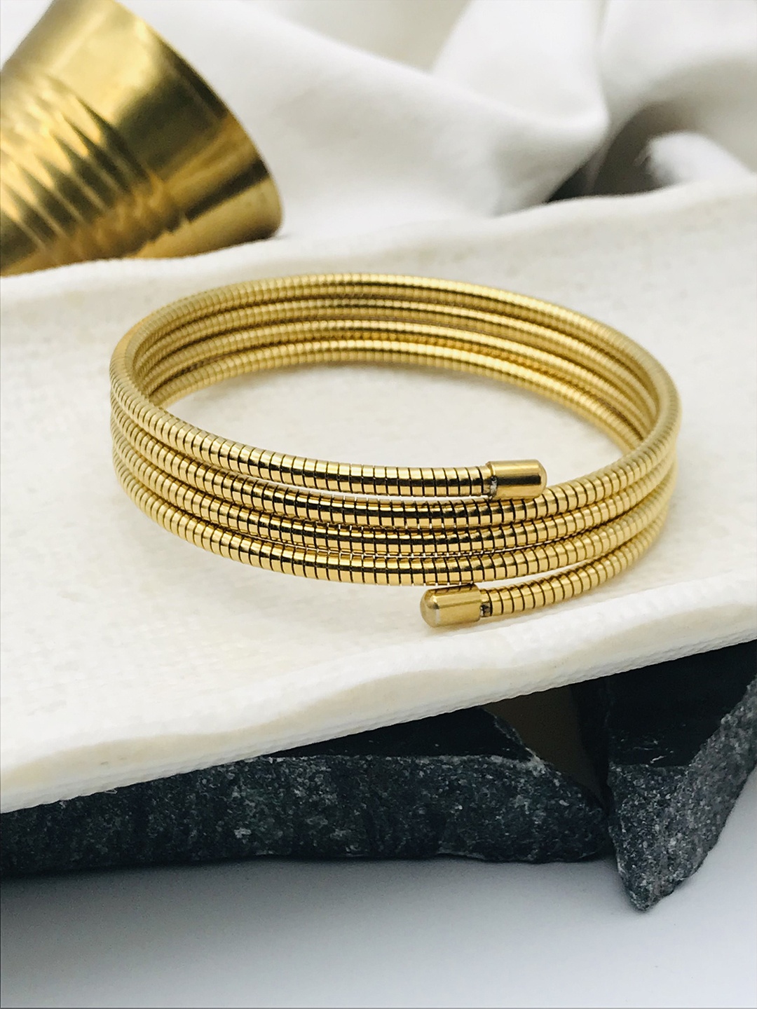 

ANJNI CREATION Women Gold-Plated Kada Bracelet