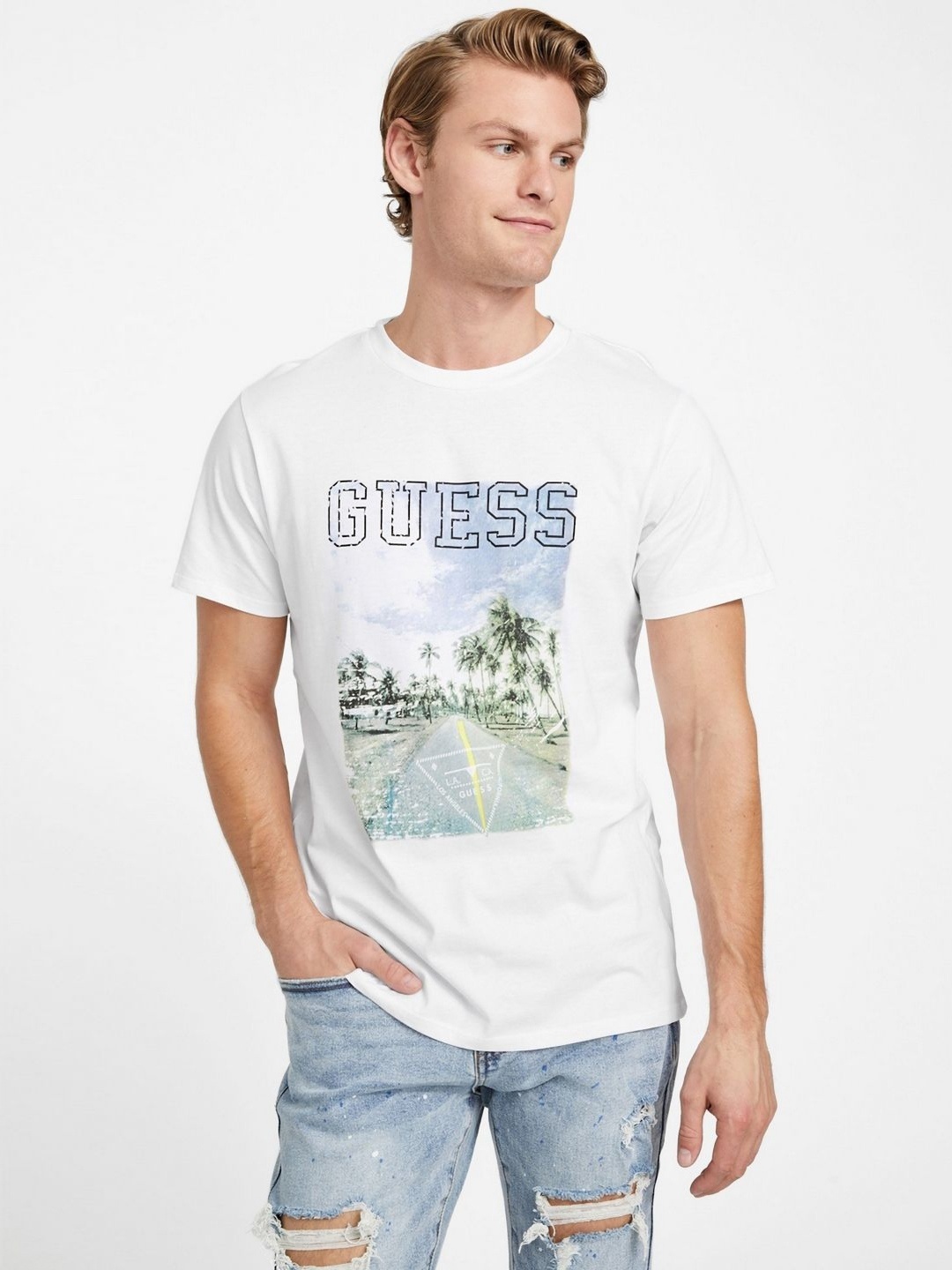 

GUESS Men Typography Printed Pure Cotton Applique T-shirt, White