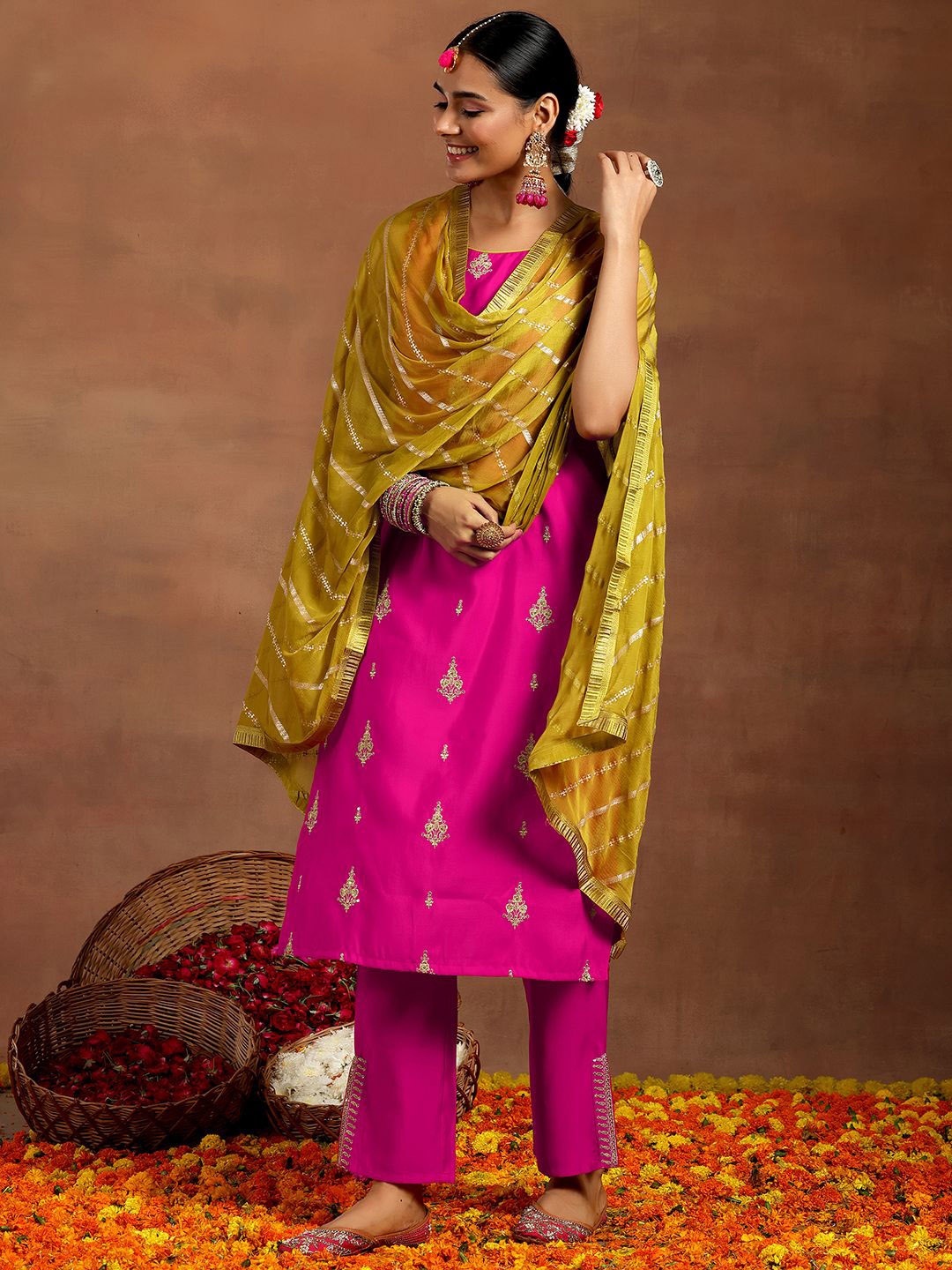 

Libas Women Floral Embroidered Regular Kurta with Trousers & With Dupatta, Pink