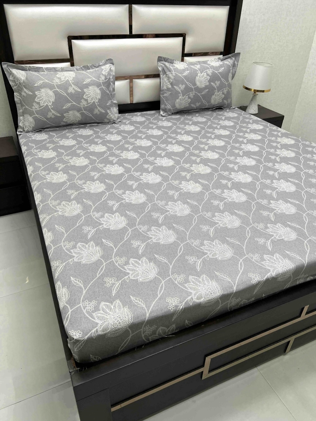 

Pure Decor Royal Passion Grey Floral Cotton 250 TC Queen Bedsheet Set 2.25 m x 2.55 m