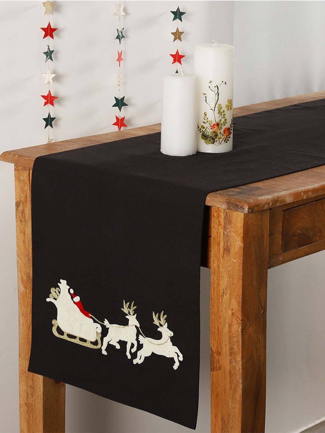 

Ratan Cart Black & White Printed Table Runner