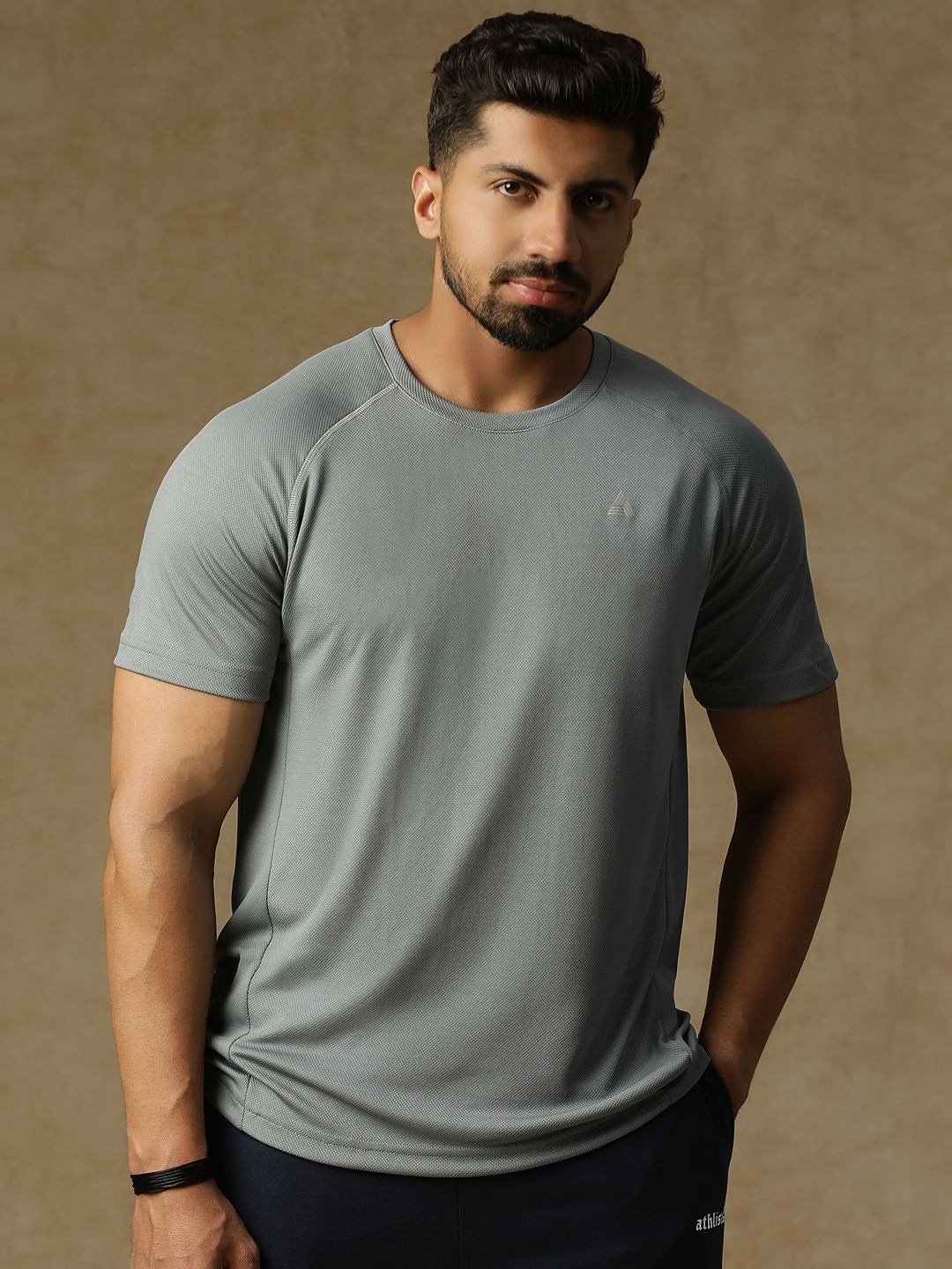 

ATHLISIS Men Dri-FIT Slim Fit T-shirt, Grey
