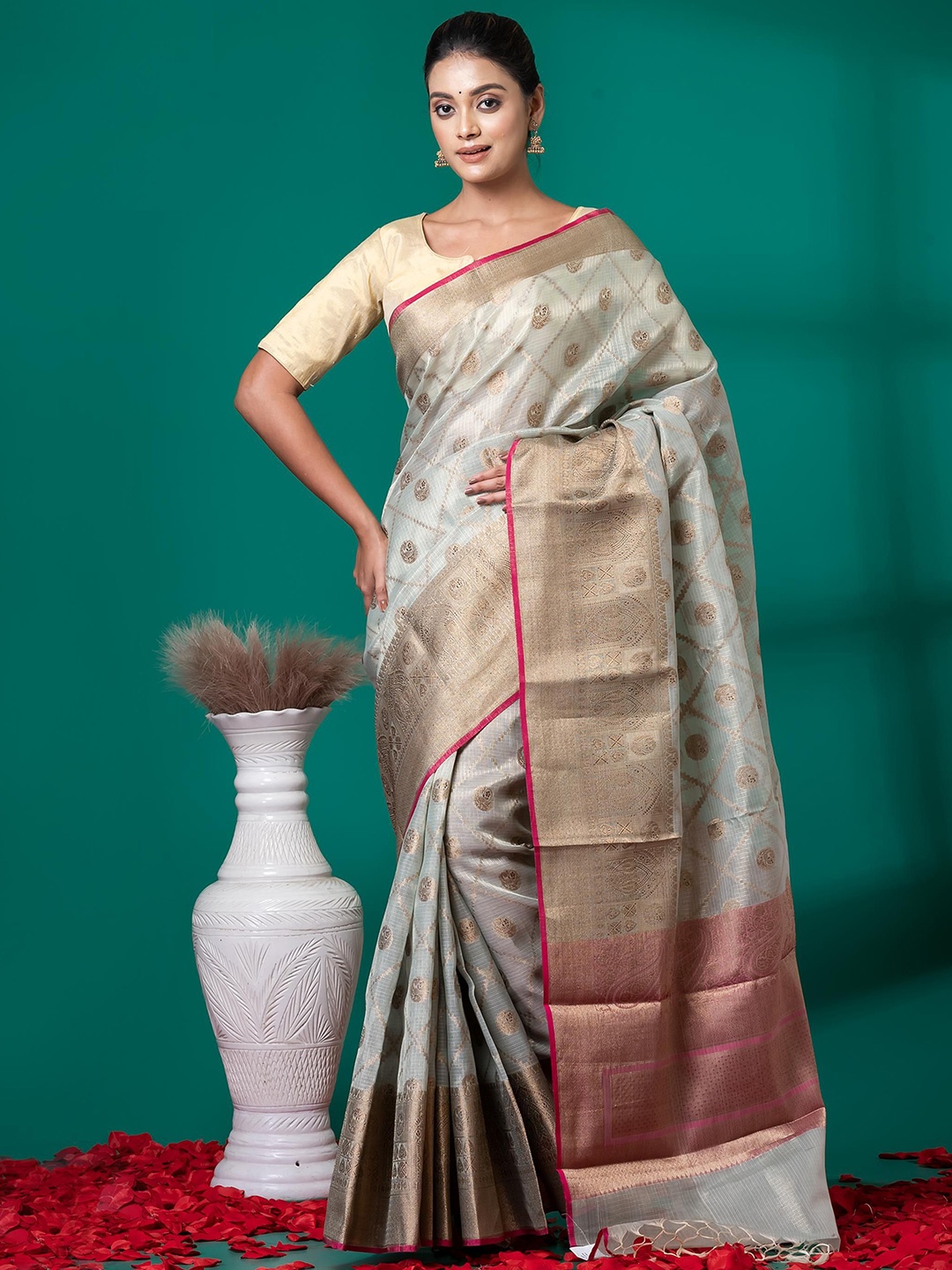 

VIBHAVARI Woven Design Zari Silk Cotton Saree, Beige