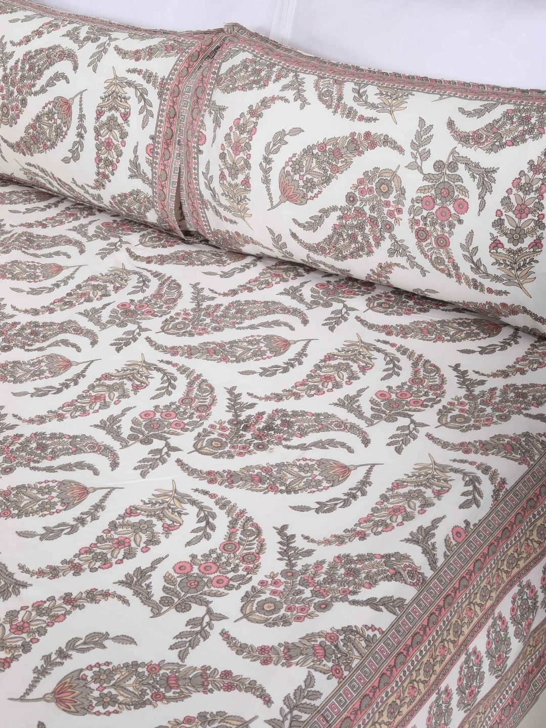 

SHAHENAZ Grey Floral 120 TC Queen Bedsheet with 2 Pillow Covers