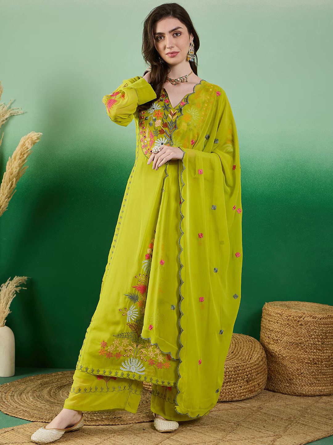 

Wedani Women Floral Embroidered Regular Thread Work Kurta with Palazzos & With Dupatta, Green