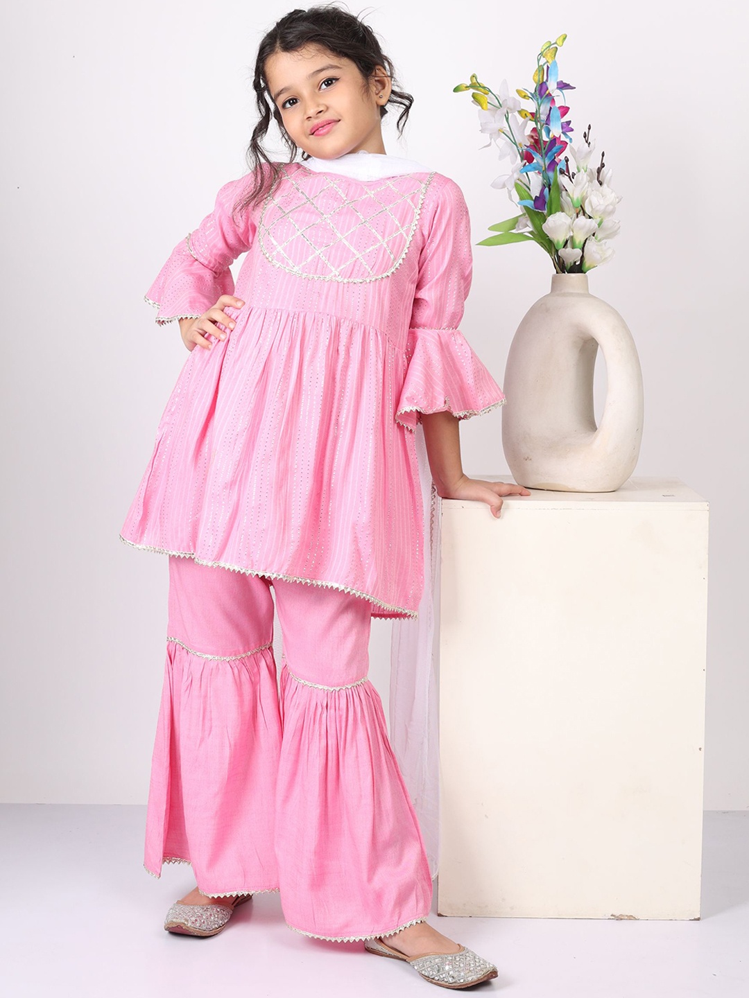 

SILK SPARROW Girls Ethnic Motifs Panelled Gotta Patti Kurta with Sharara & With Dupatta, Pink