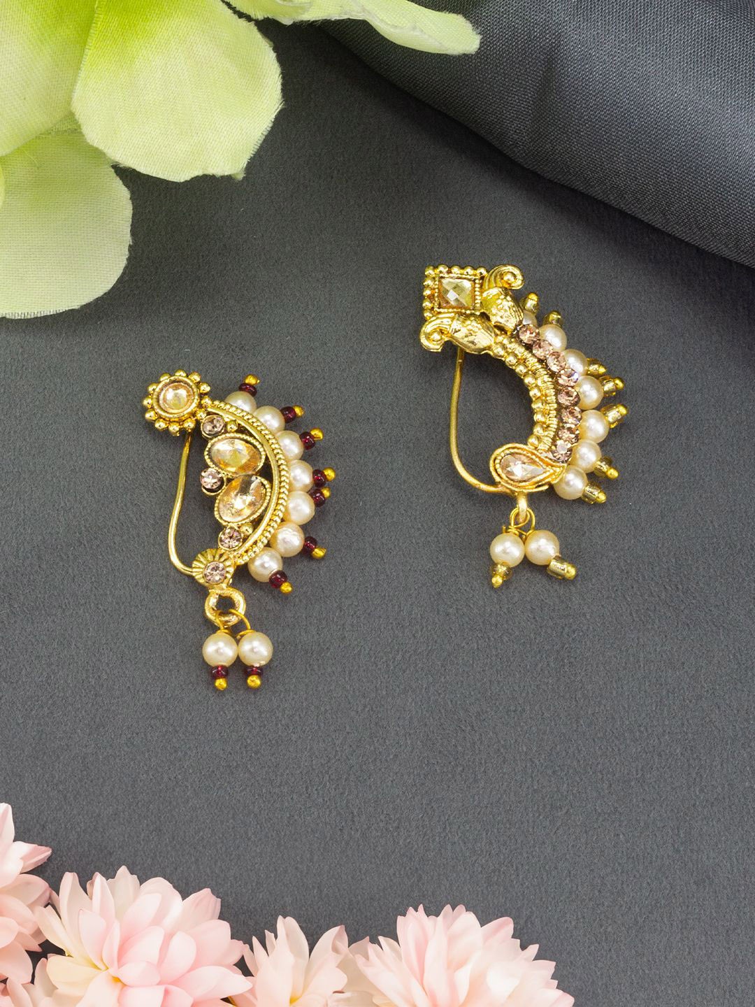 

PRIVIU Gold-Plated Artificial Stones and Beads Stud Nosepin