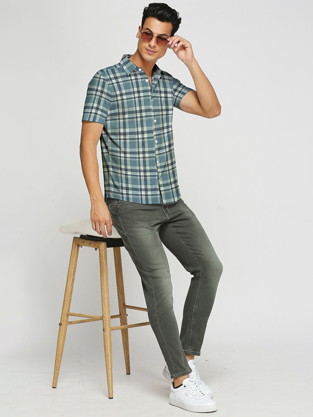 

Wear Your Opinion Men Relaxed Button-Down Collar Tartan Checked Cotton Casual Shirt, Turquoise blue
