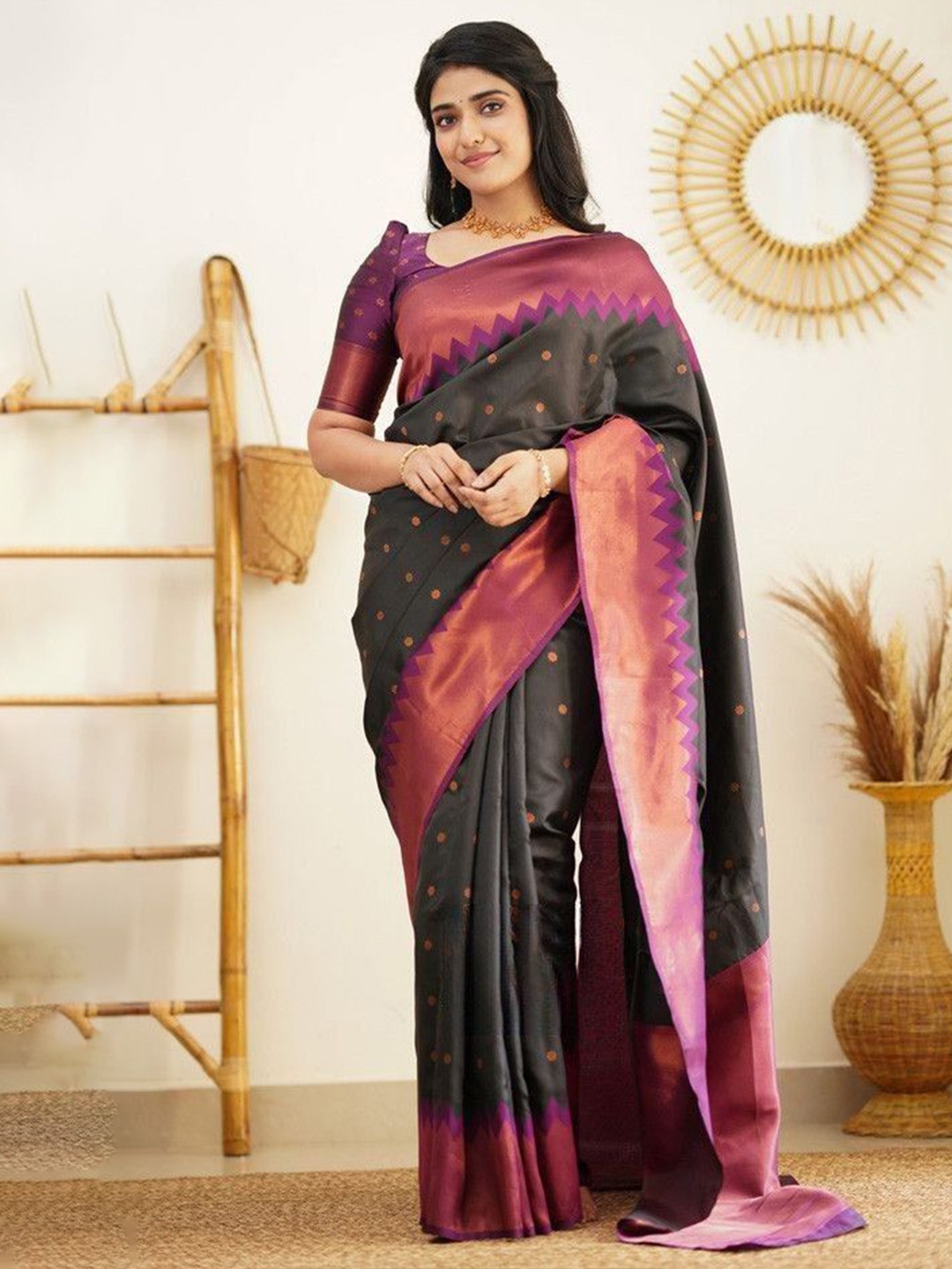 

Jinax Woven Design Zari Pure Silk Banarasi Saree, Black