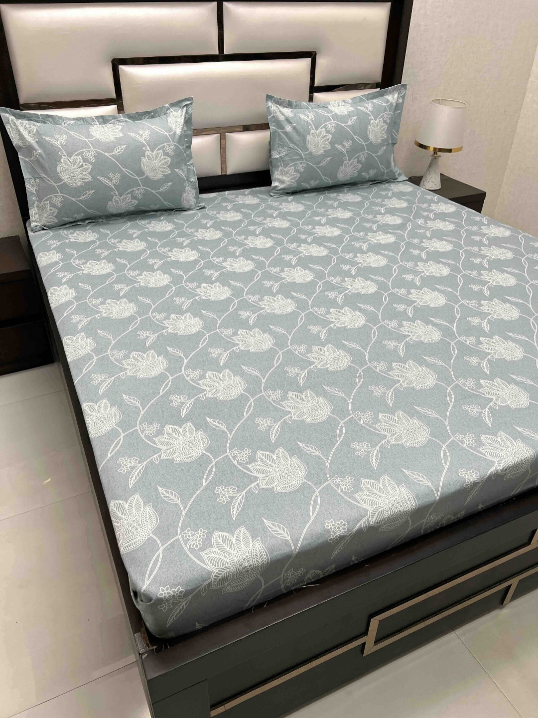 

Pure Decor Royal Passion Grey Floral Cotton 250 TC Queen Bedsheet Set 2.25 m x 2.55 m
