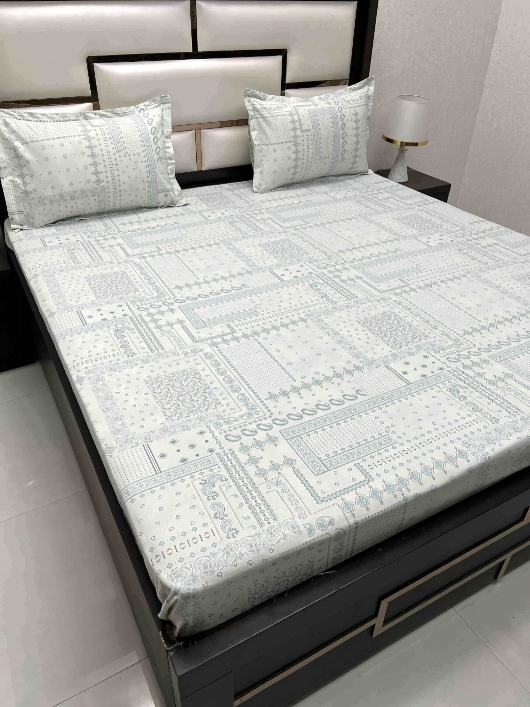 

Pure Decor Royal Passion Green Printed Pure Cotton 350 TC Queen Bedsheet Set 2.54 x 2.26 m