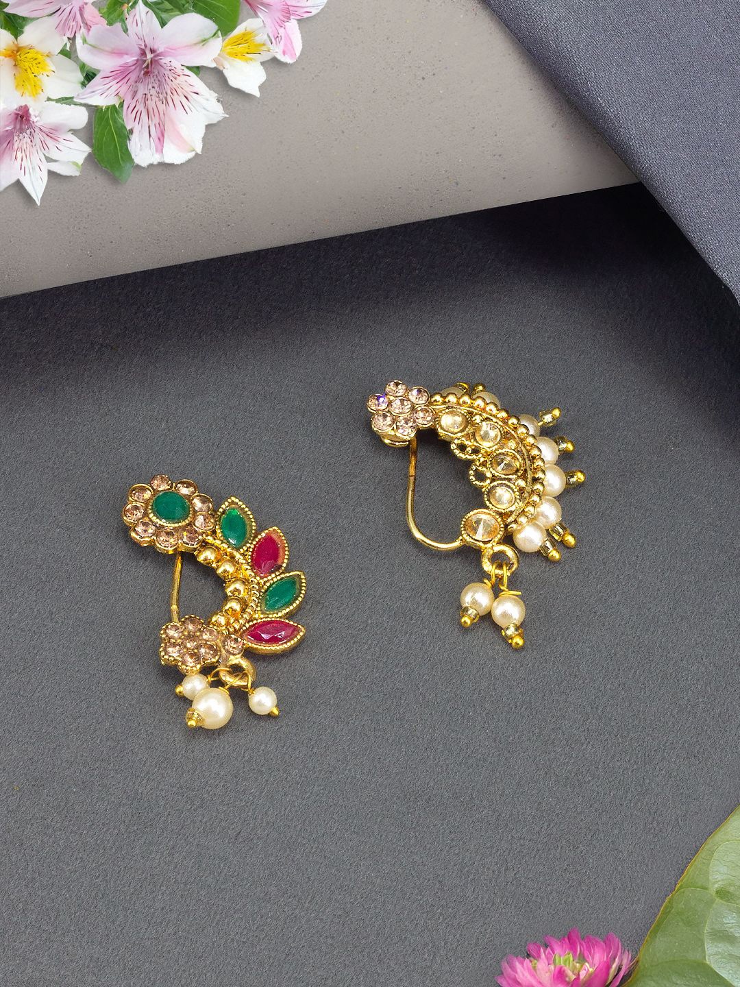 

PRIVIU Gold-Plated Artificial Stones and Beads Stud Nosepin