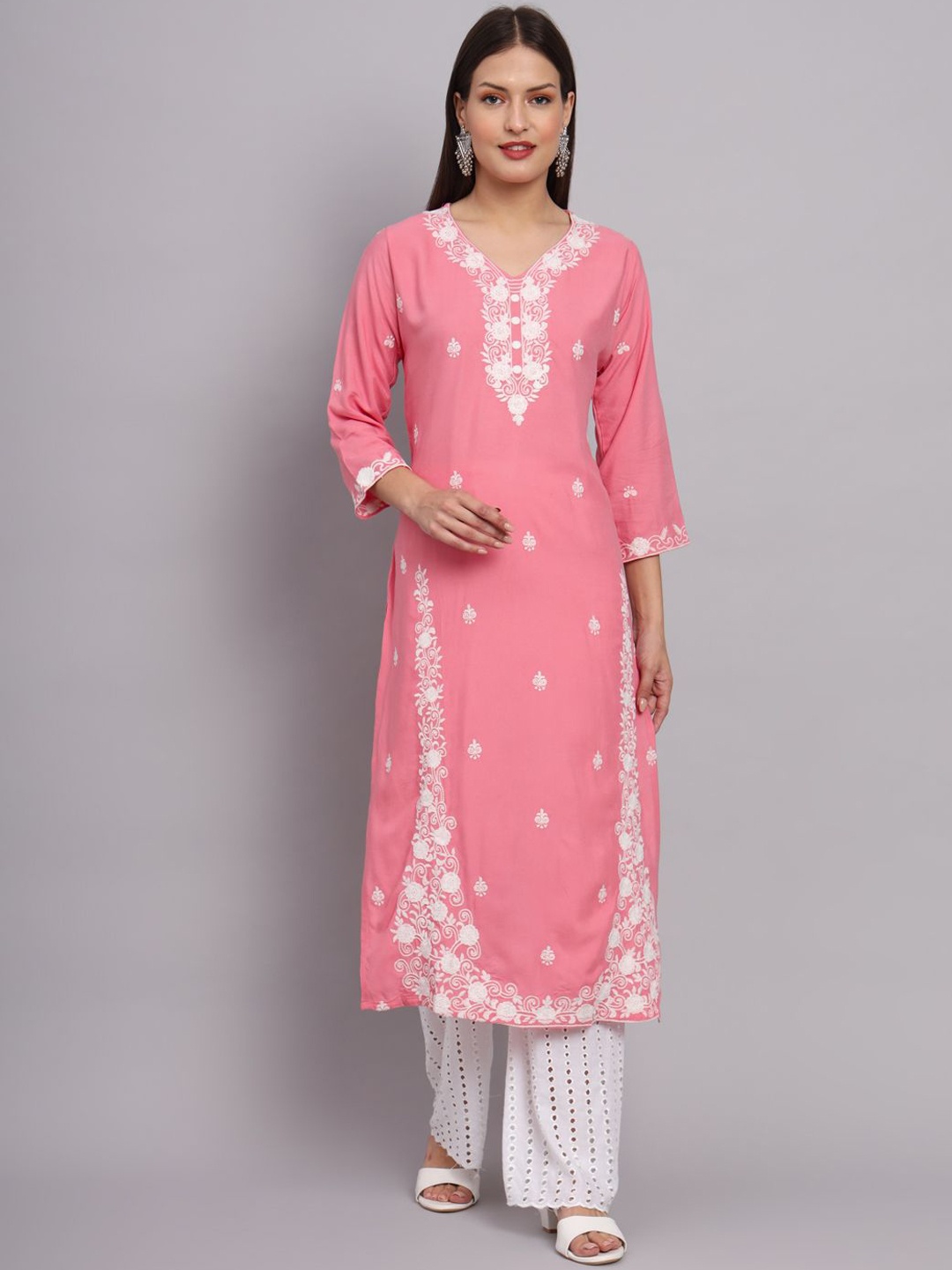 

HERE&NOW Women Floral Embroidered Thread Work Kurta, Pink