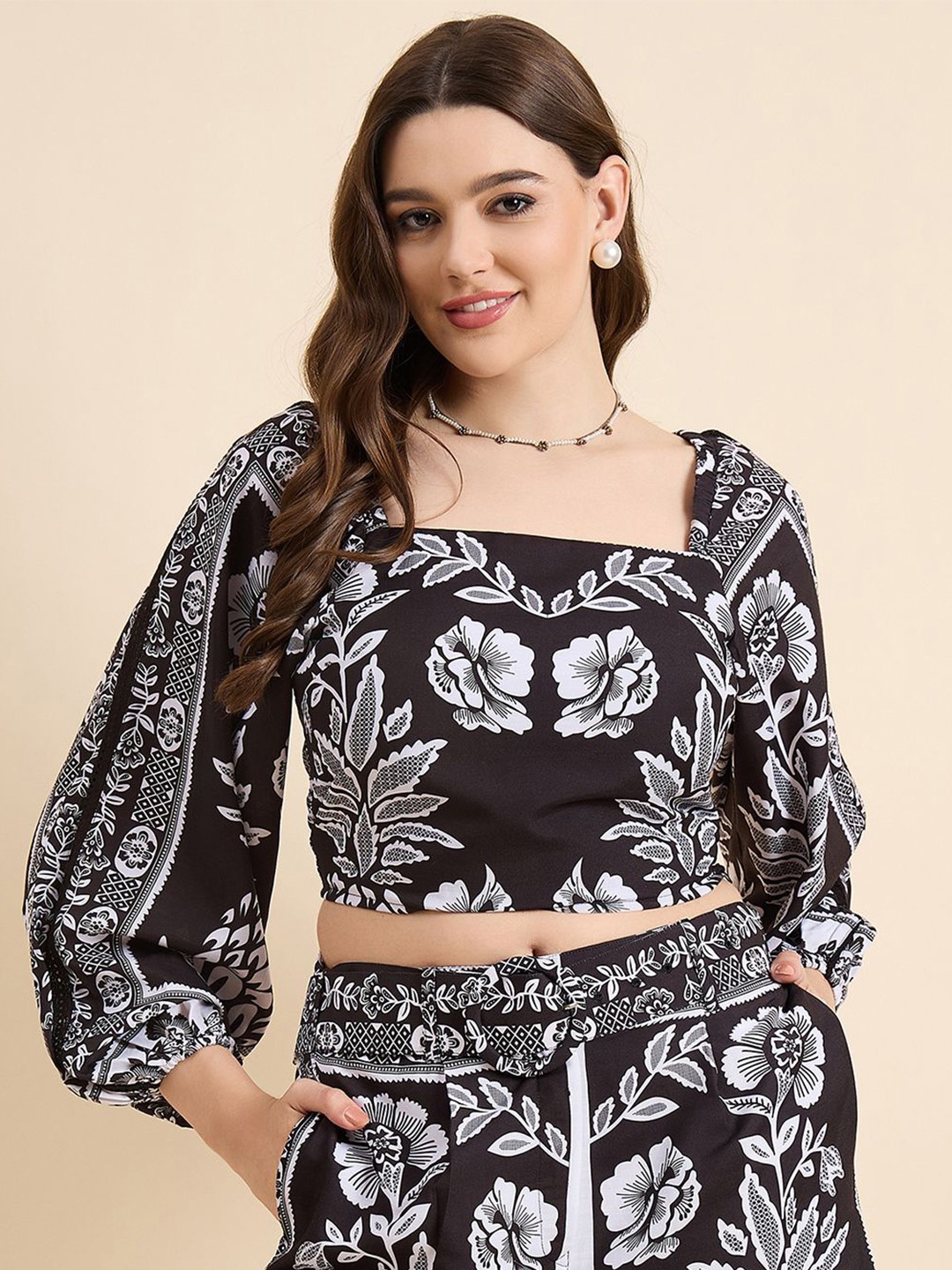 

Strong And Brave Floral Print Puff Sleeve Top, Black