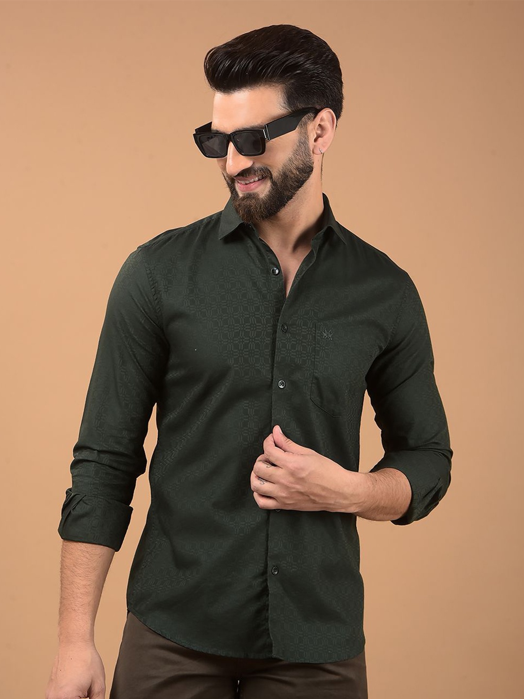 

Crimsoune Club Men Classic Spread Collar Solid Cotton Slim Fit Casual Shirt, Green