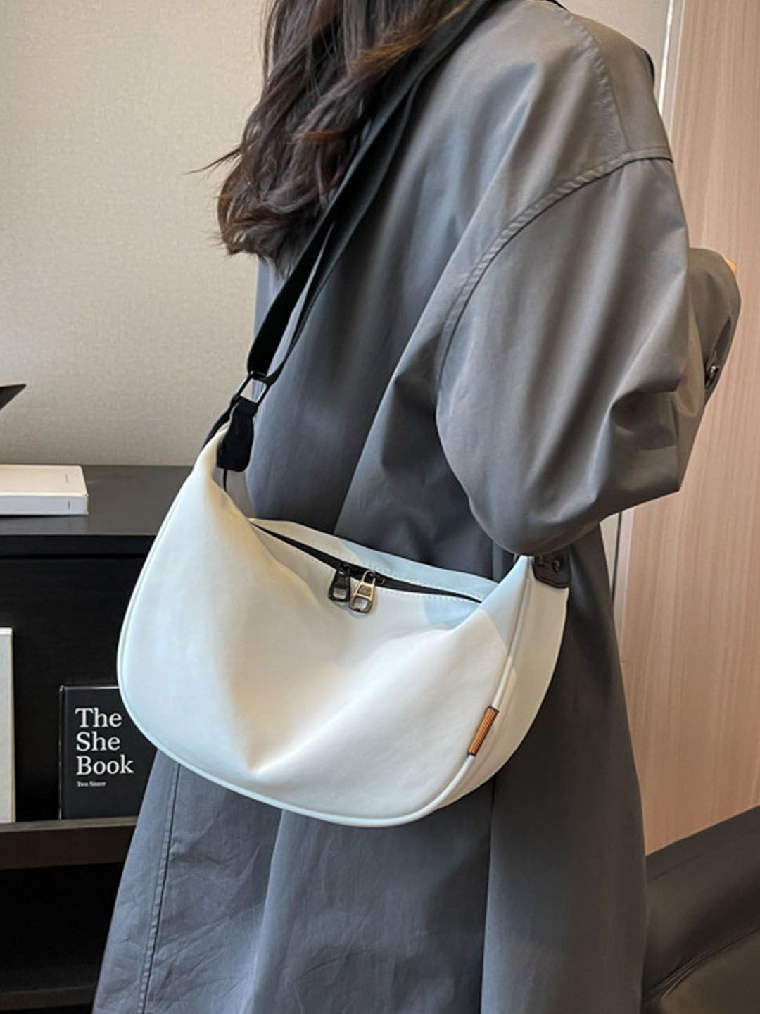 

StyleCast White Solid Stylish Crossbody Bag