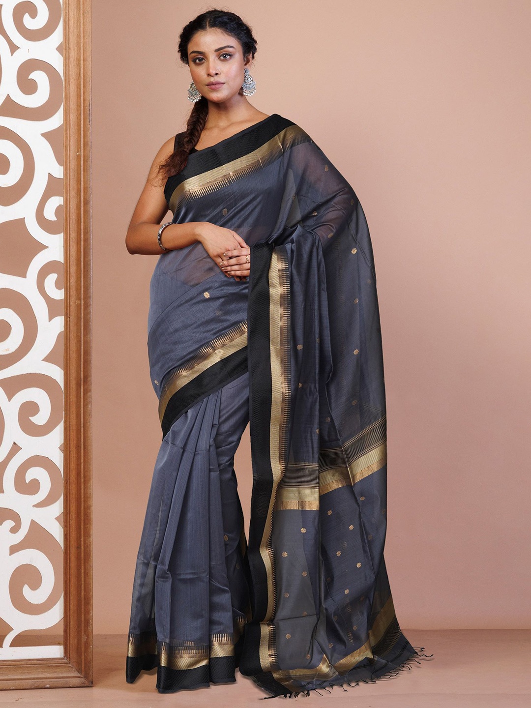 

Unnati Silks Woven Design Zari Silk Cotton Handloom Maheshwari Saree, Grey