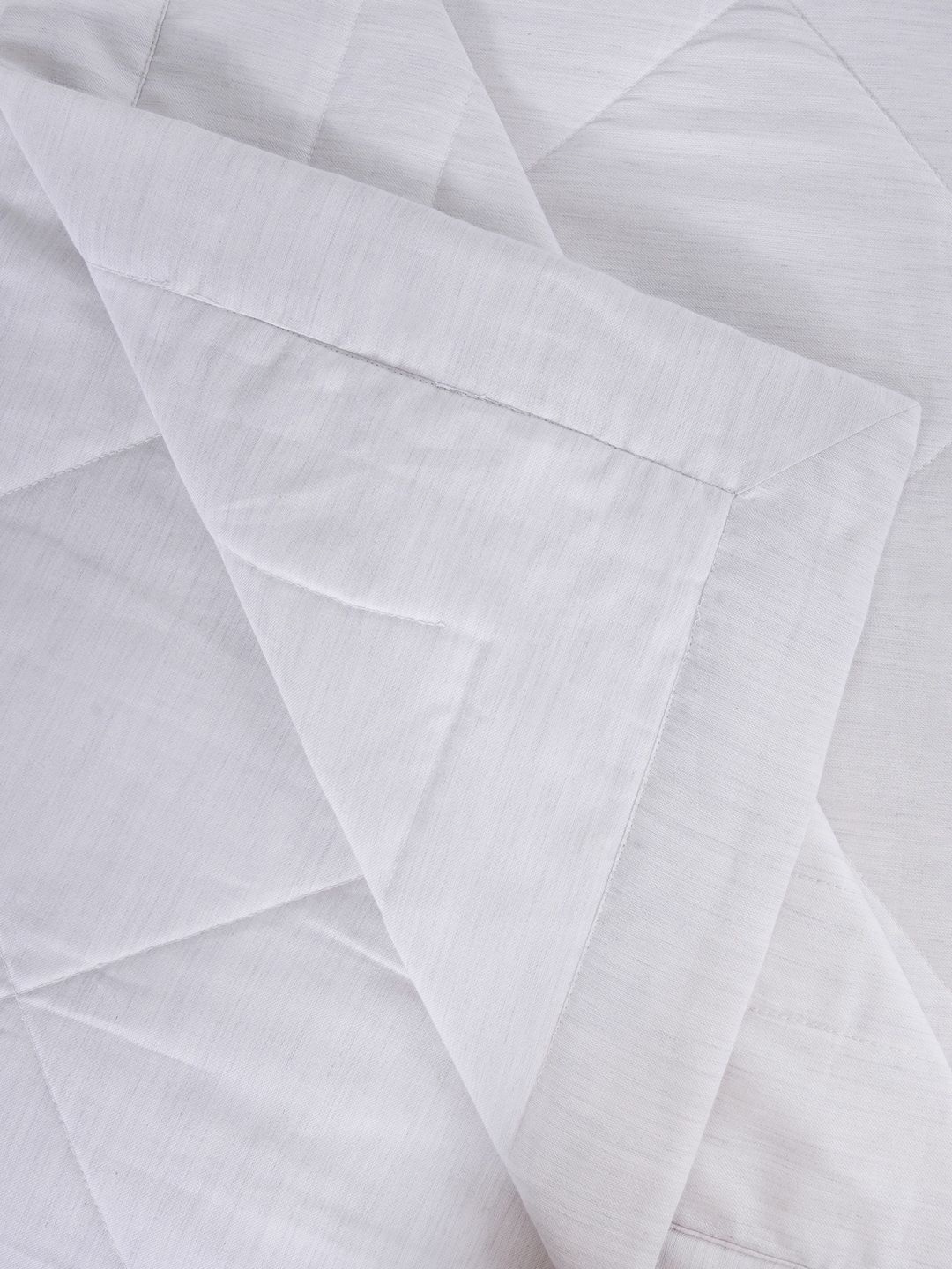 

MASPAR Emmie White Geometric Single Bed Quilt