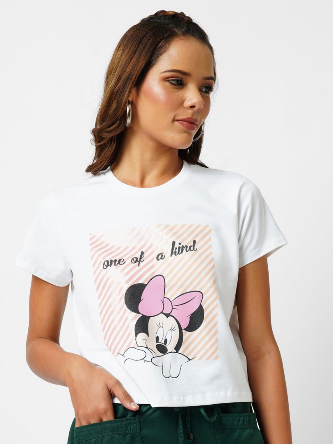 

Kraus Jeans Women Printed Slim Fit T-shirt, Off white