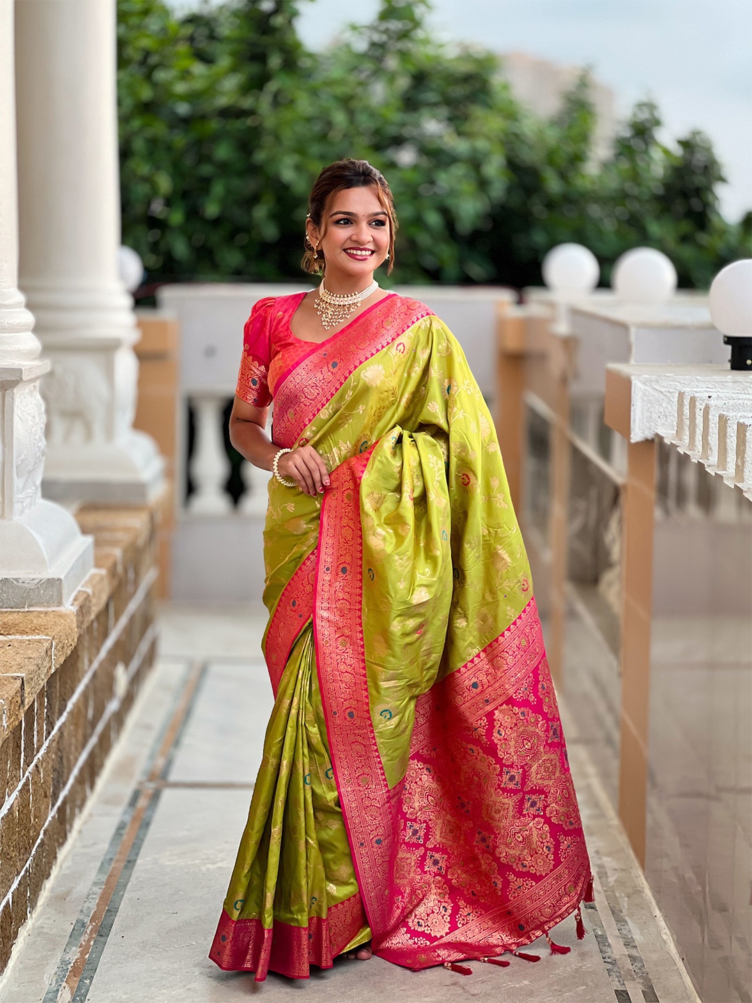 

YAVIRA SILK Woven Design Zari Pure Silk Banarasi Saree, Lime green