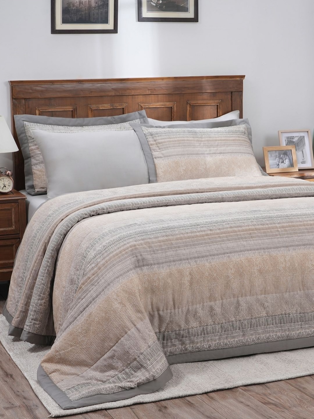 

MASPAR Indigenous Artisan Beige & Grey Printed 110 GSM AC Quilt