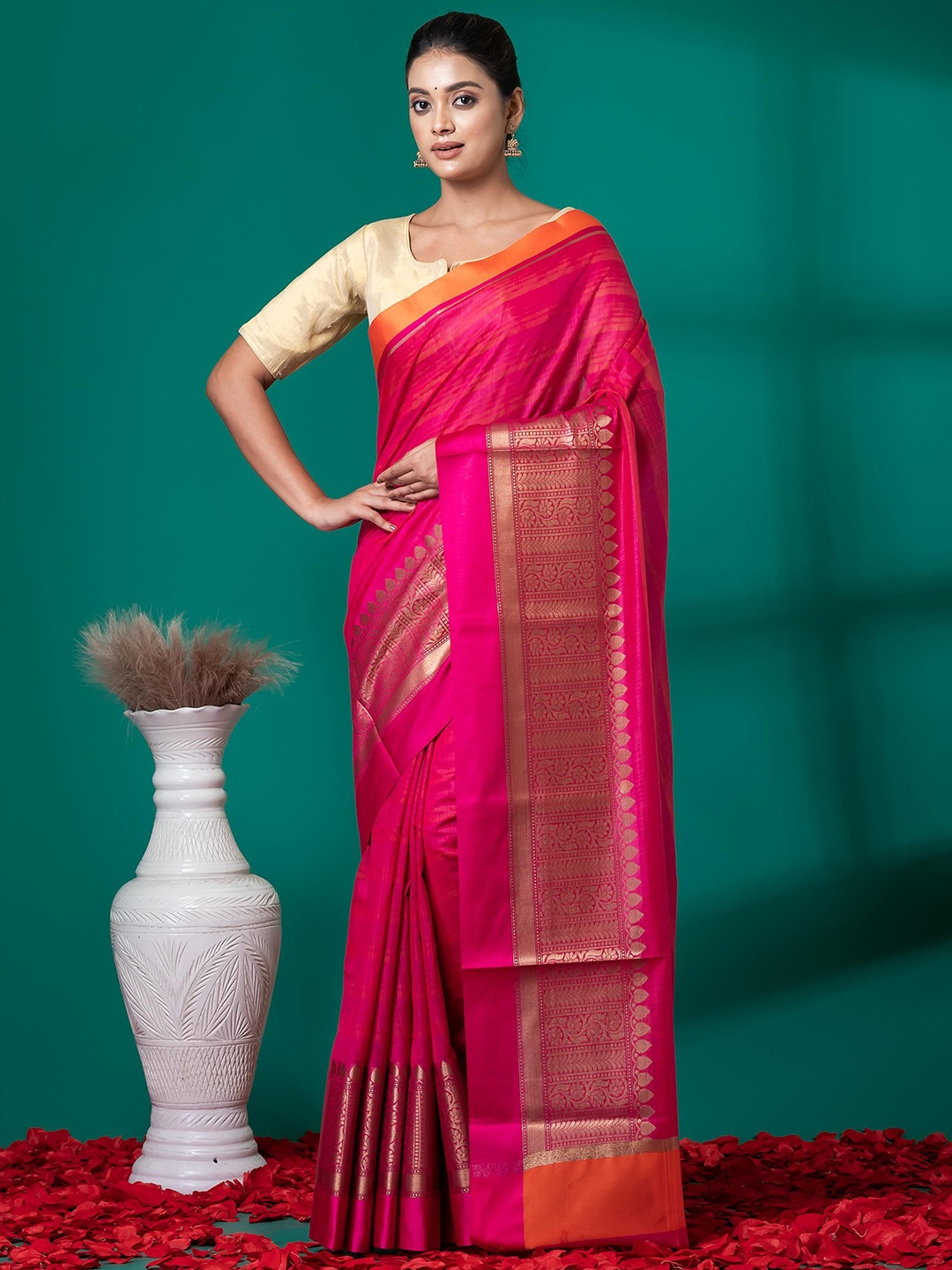 

VIBHAVARI Silk Cotton Fusion Saree, Pink