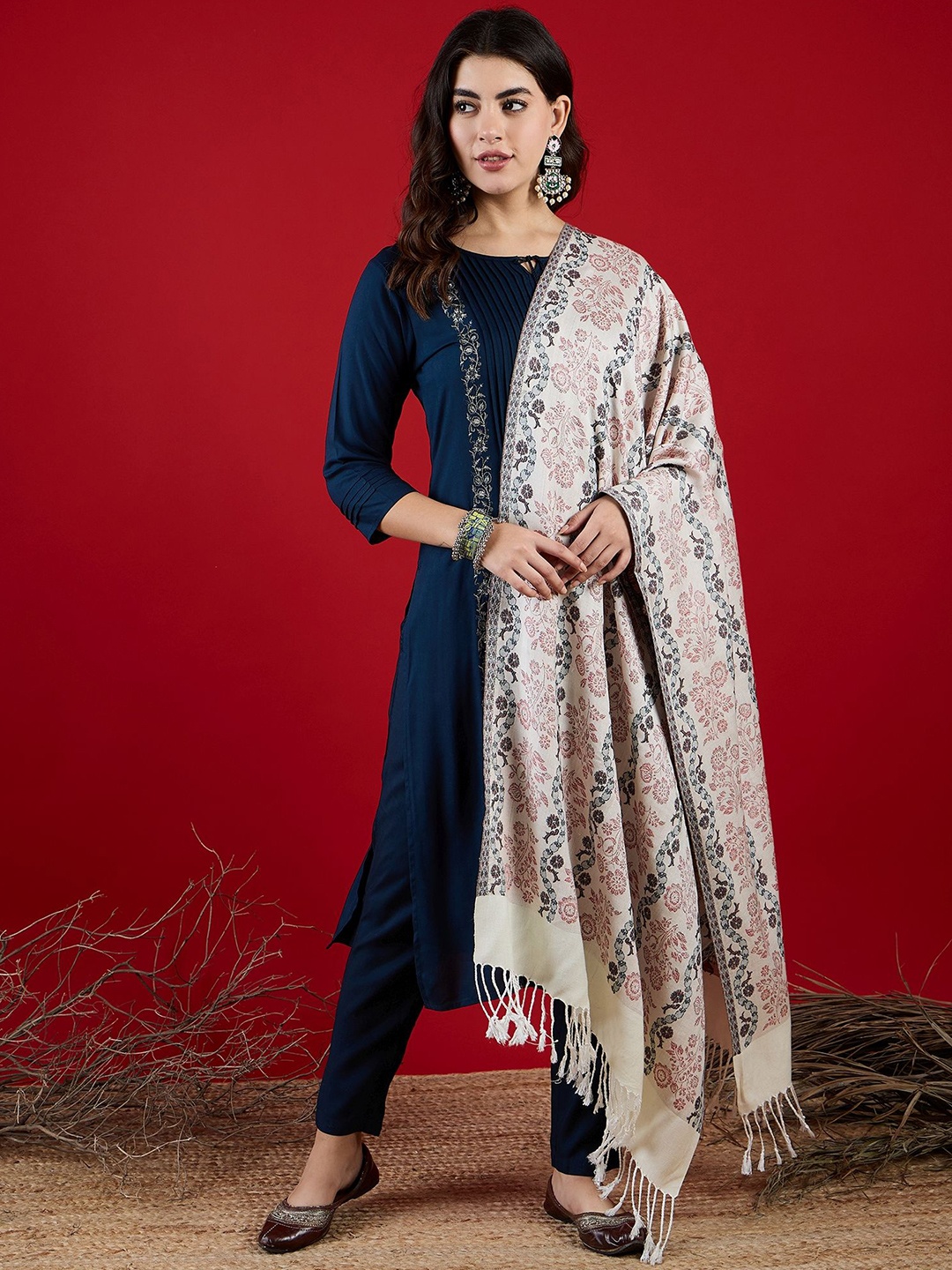 

SAHASIKA Floral Motifs Woven Design Shawl, White