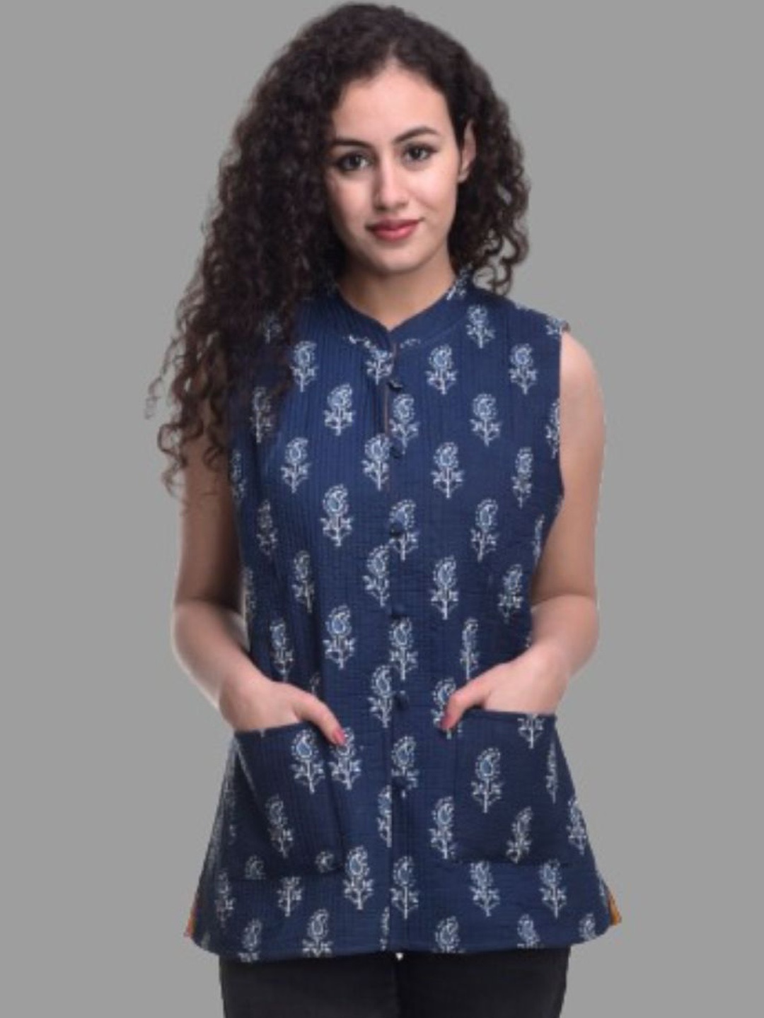 

Apratim Women Floral Reversible Longline Tailored Jacket with Embroidered, Blue