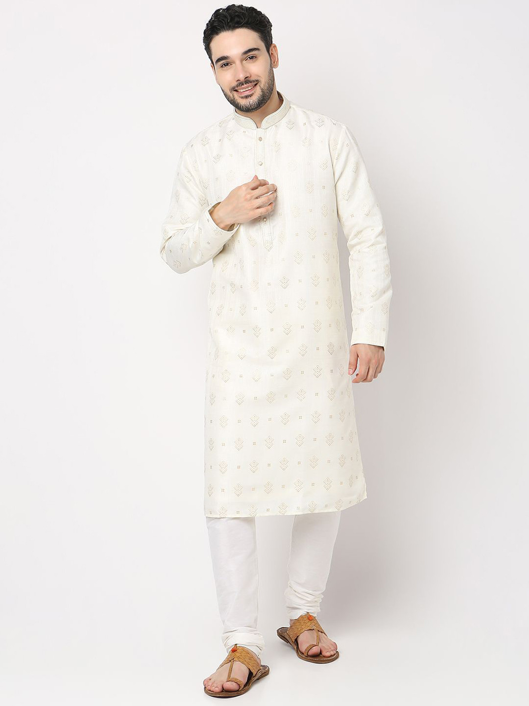 

Ethnicity Men Regular Kurta with Pyjamas, White