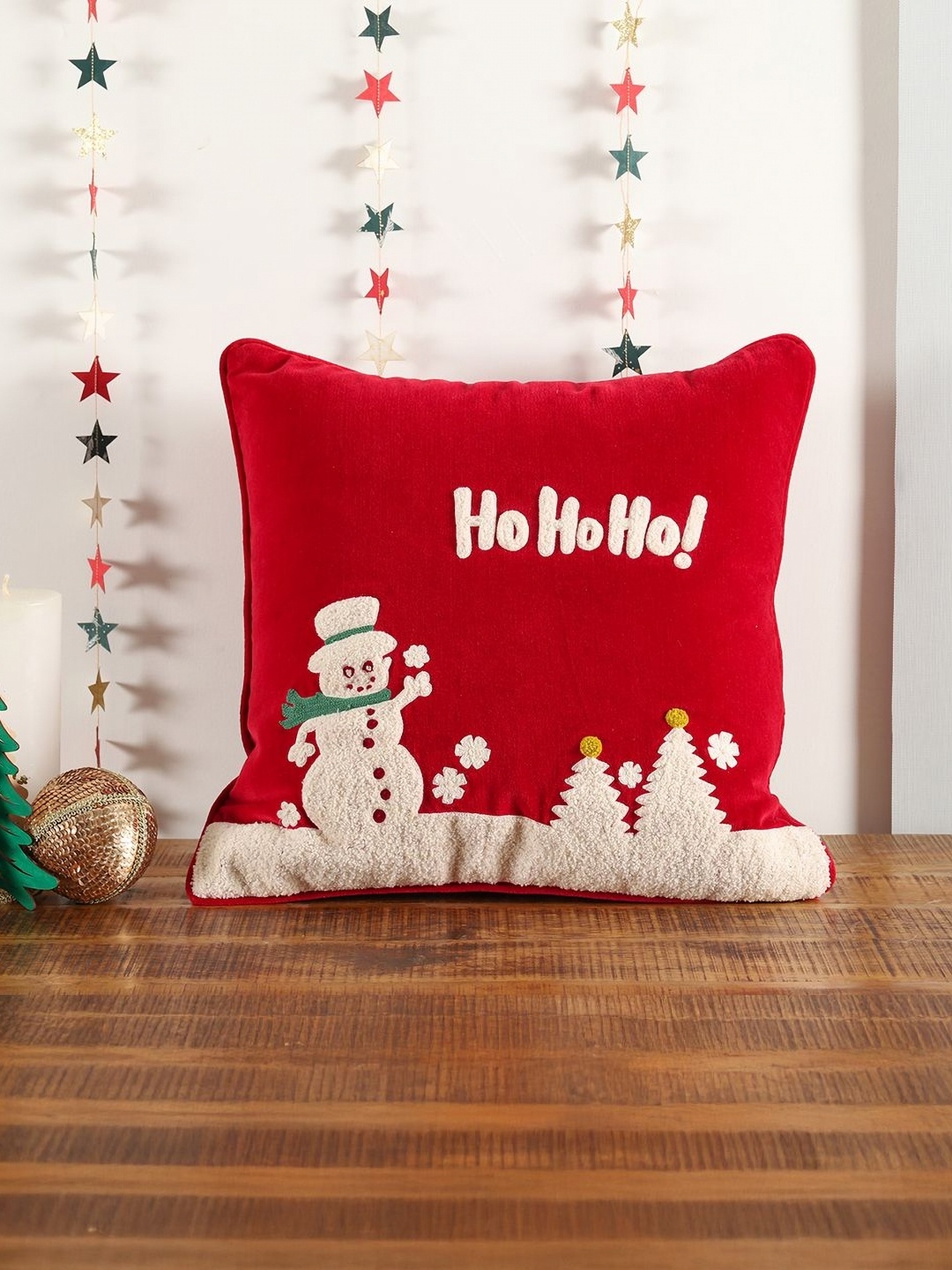 

Ratan Cart Red & White Embroidered Square Cushion Covers