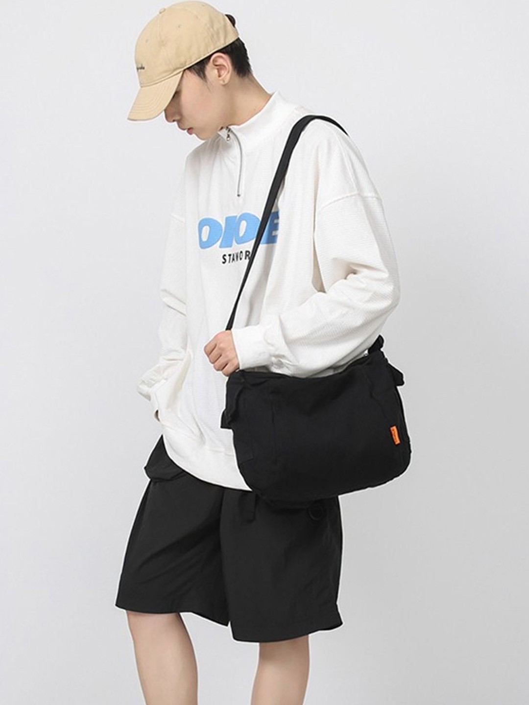 

StyleCast Black Men Solid Stylish Cross Body Bag