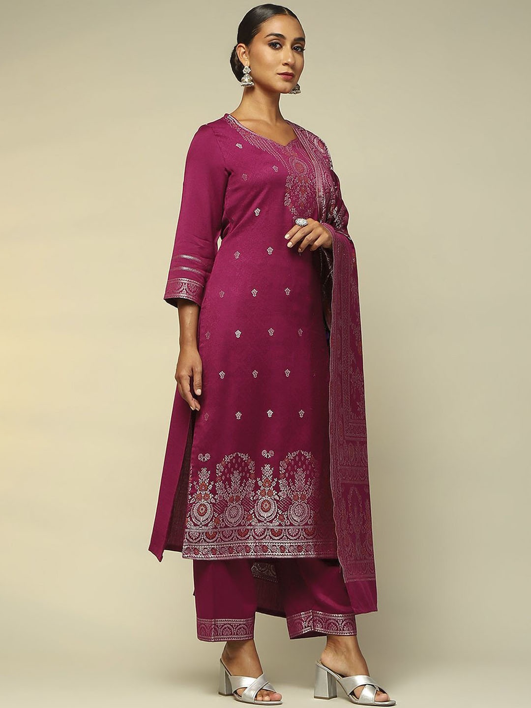 

Rangriti Women Floral Printed Regular Kurta with Palazzos & With Dupatta, Purple