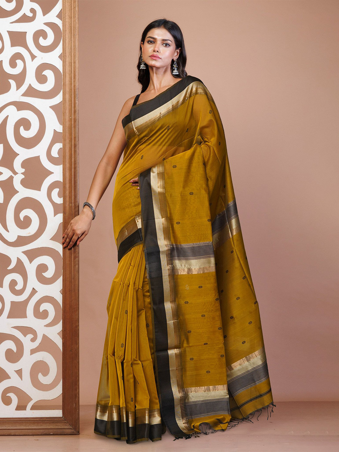 

Unnati Silks Woven Design Zari Silk Cotton Handloom Maheshwari Saree, Yellow