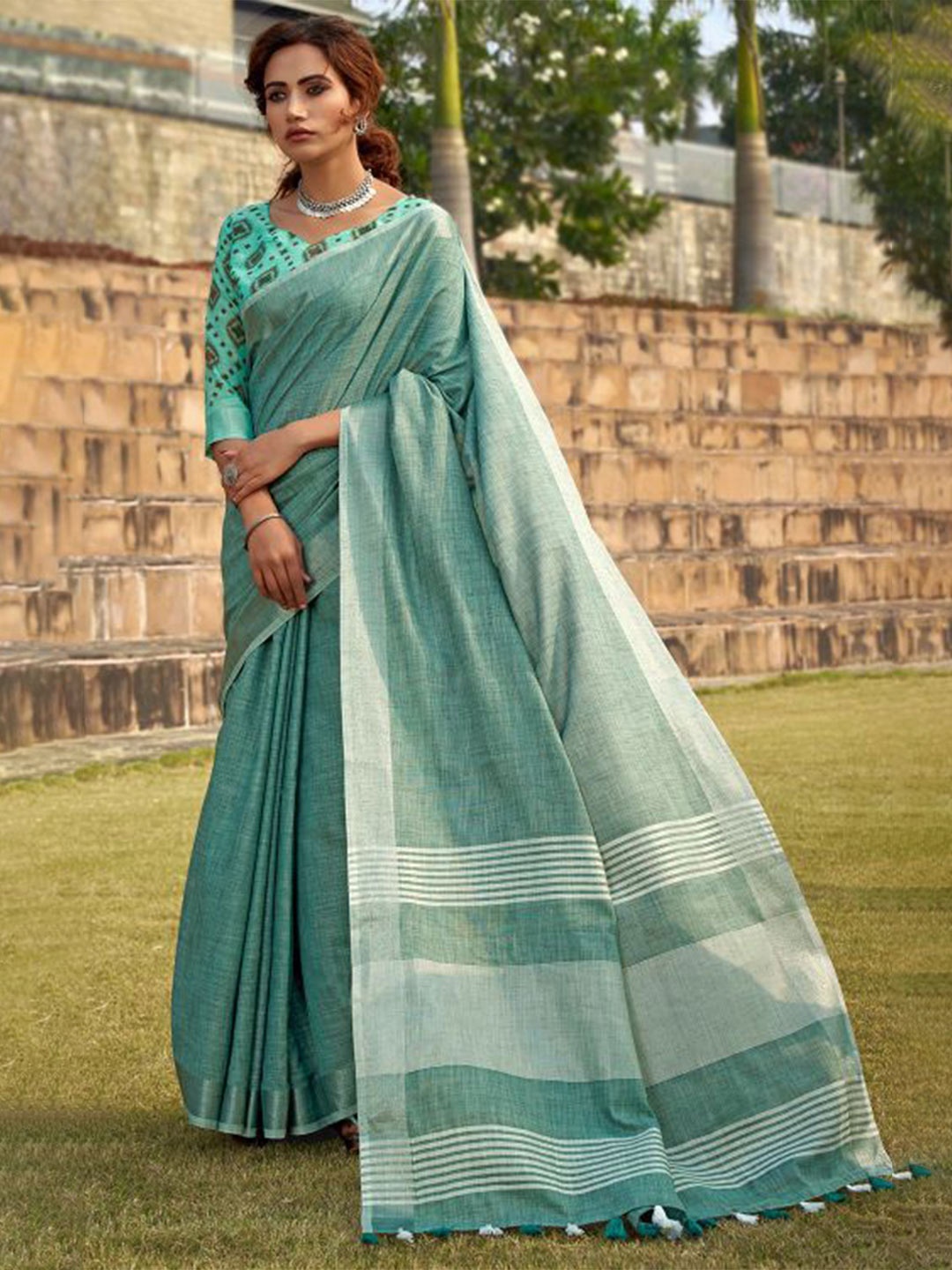 

DEVATITHI Linen Blend Saree, Blue