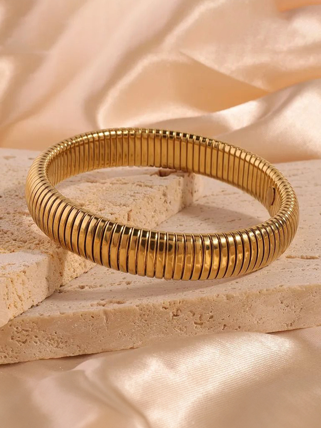 

MEENAZ Women Antique Gold-Plated Bracelet