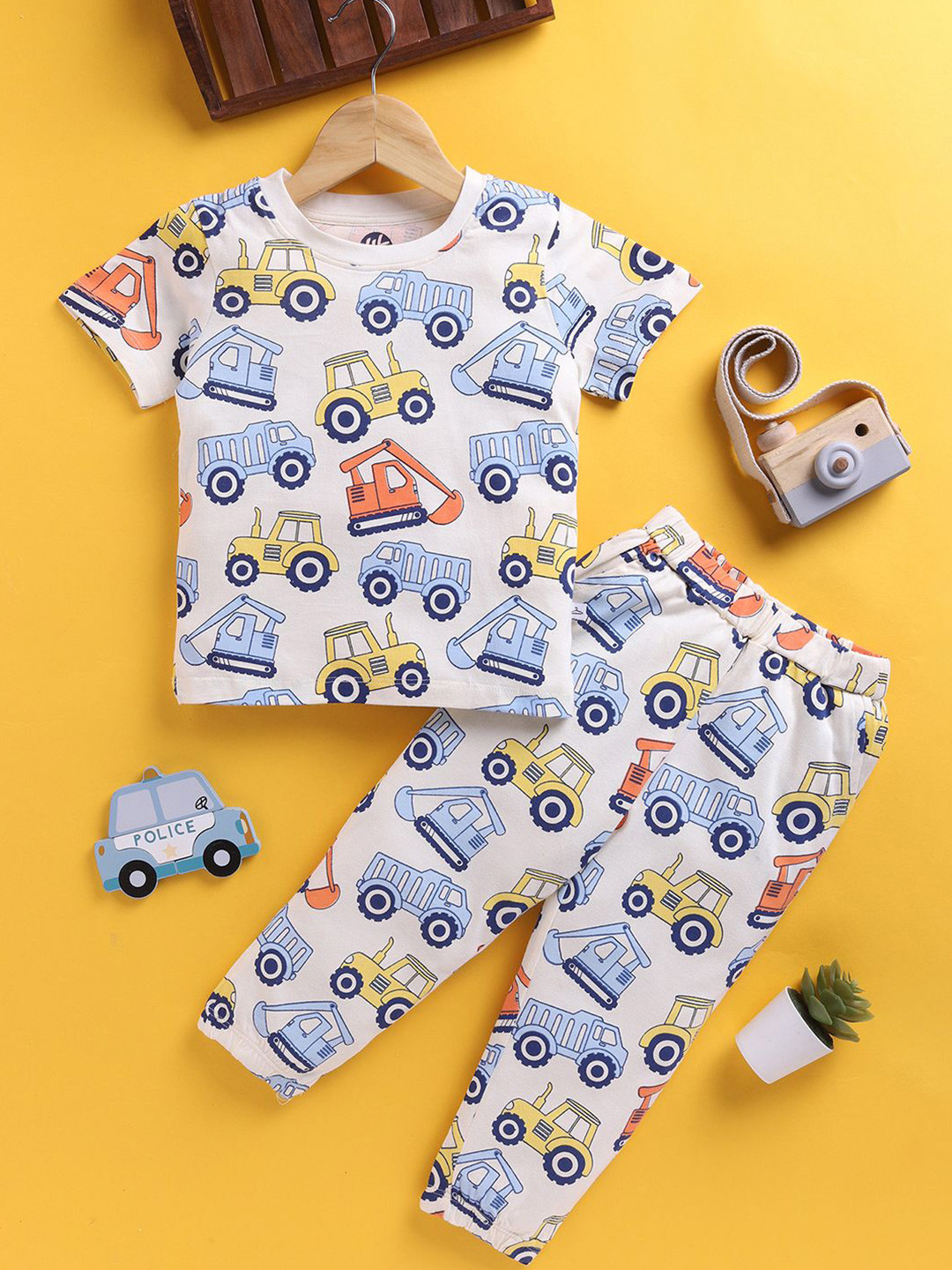 

YK Girls Printed T-shirt with Pyjamas, White