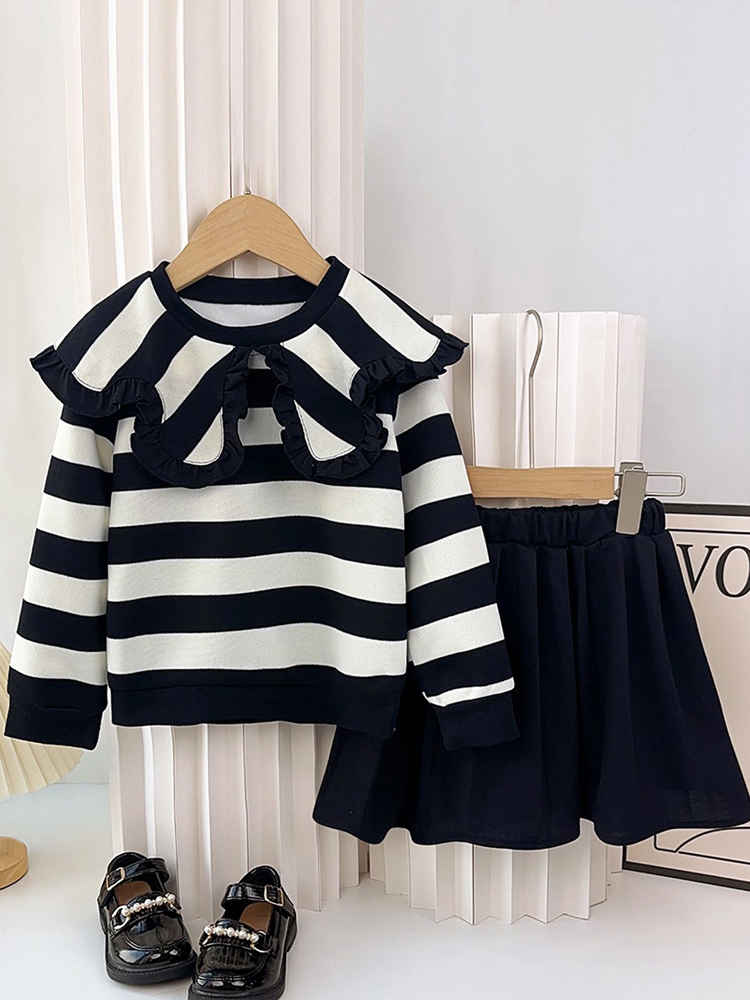 

LULU & SKY Girls Striped Top with Pyjamas, Black