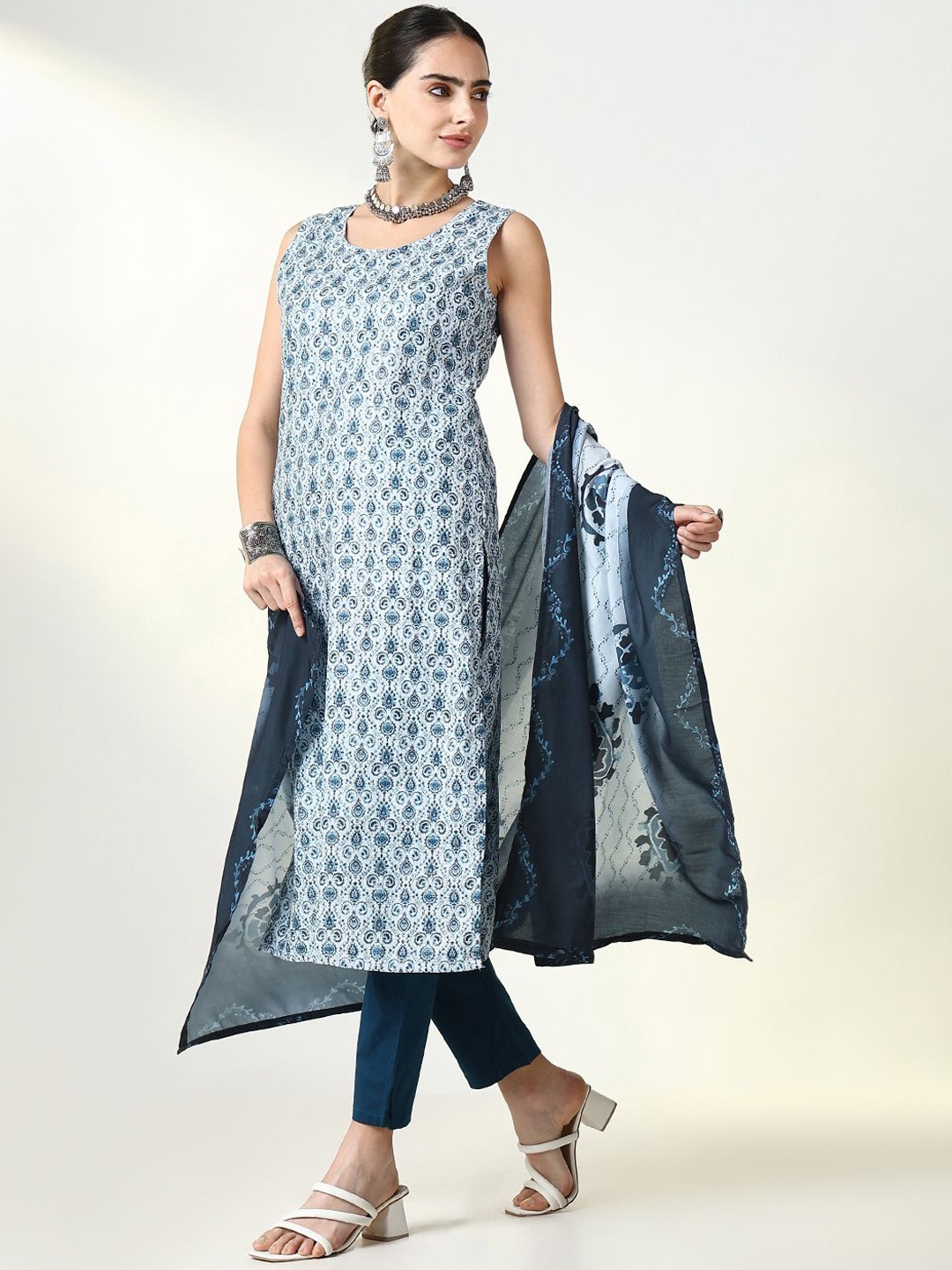 

SHOWOFF Women Ethnic Motifs Printed Regular Sequinned Kurta with Trousers & With Dupatta, Blue