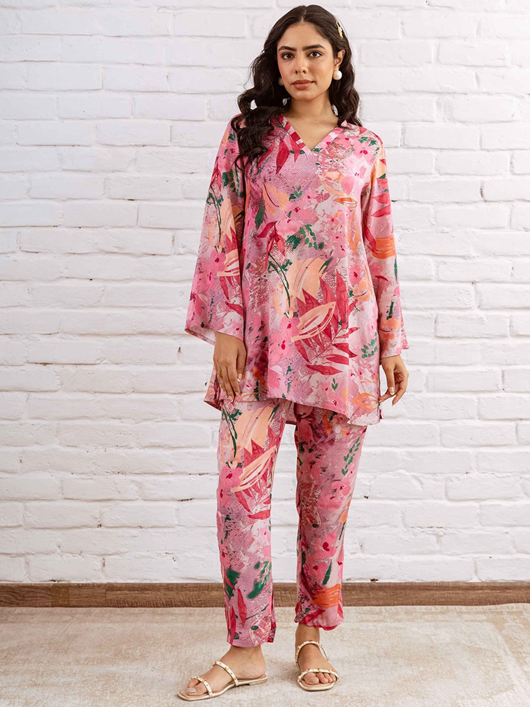 

HUKUM Printed V Neck Top With Trousers Co-Ords, Pink