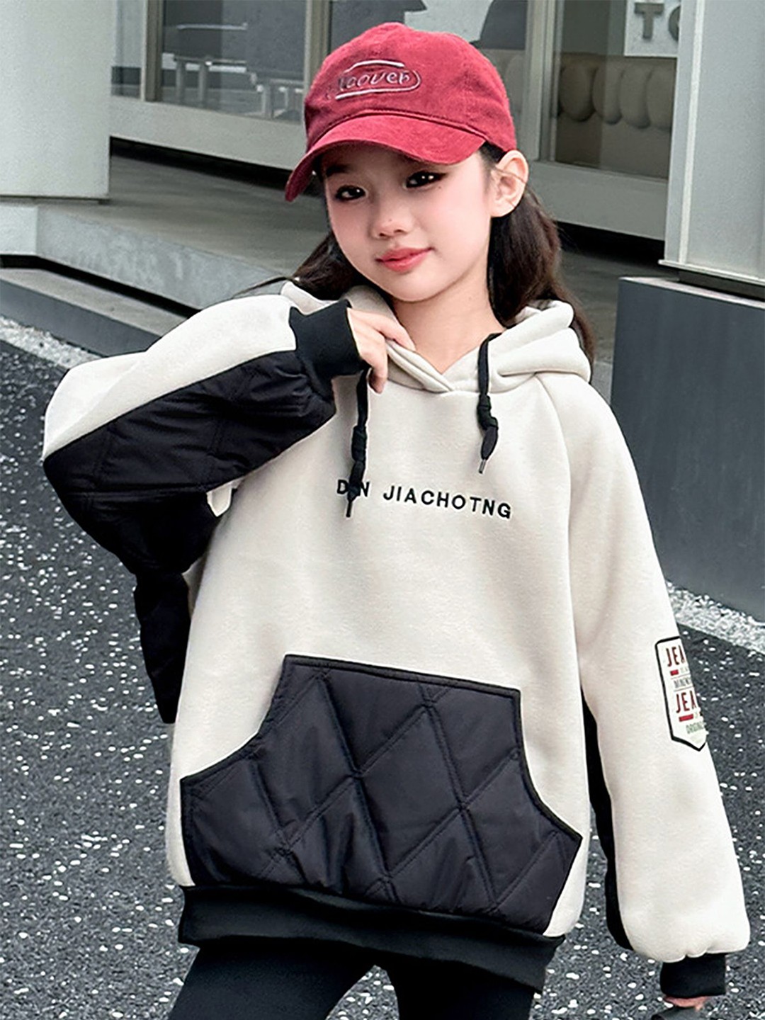 

LULU & SKY Girls Sweatshirt, Black