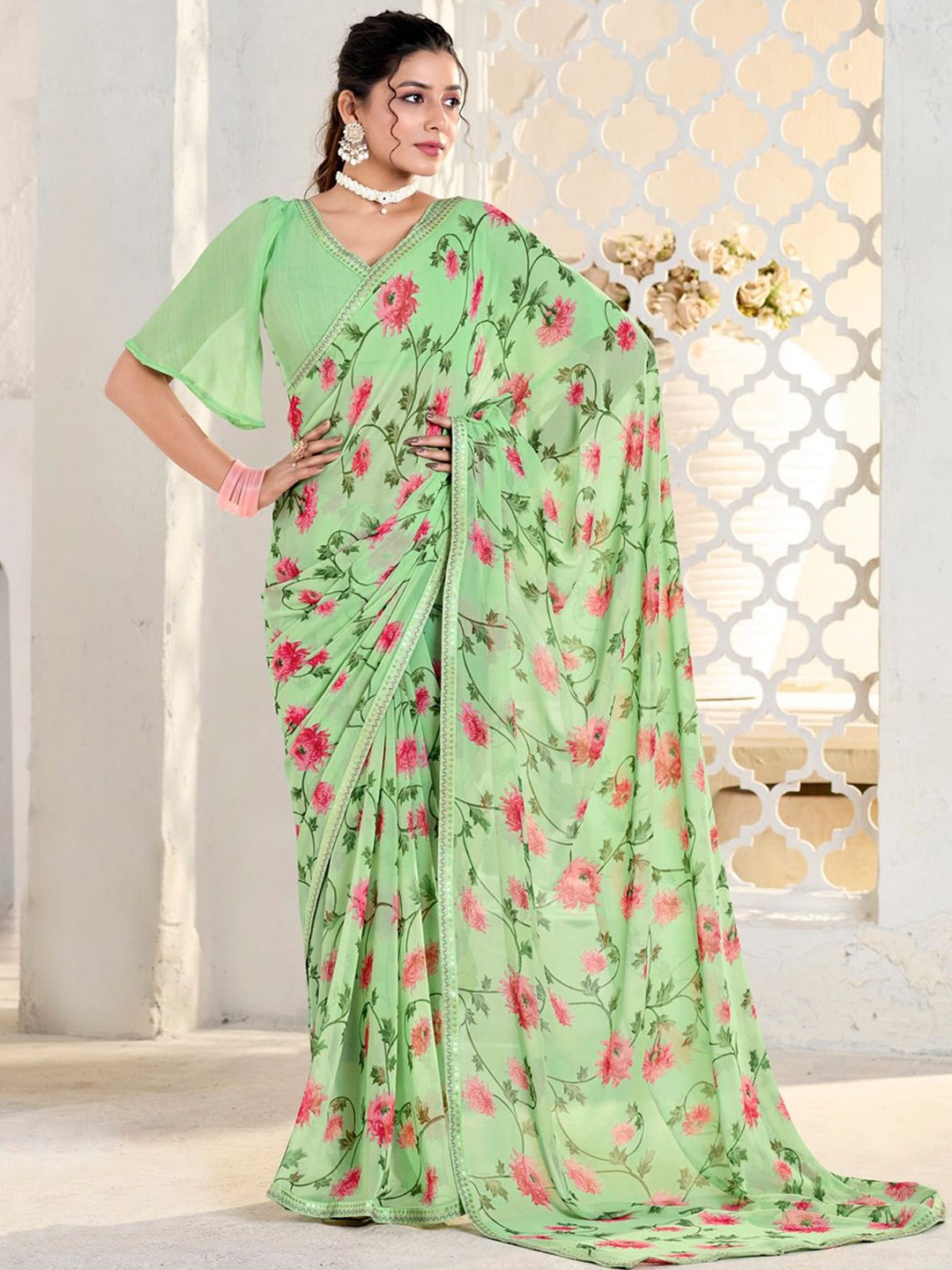 

Mitera Floral Pure Georgette Saree, Green