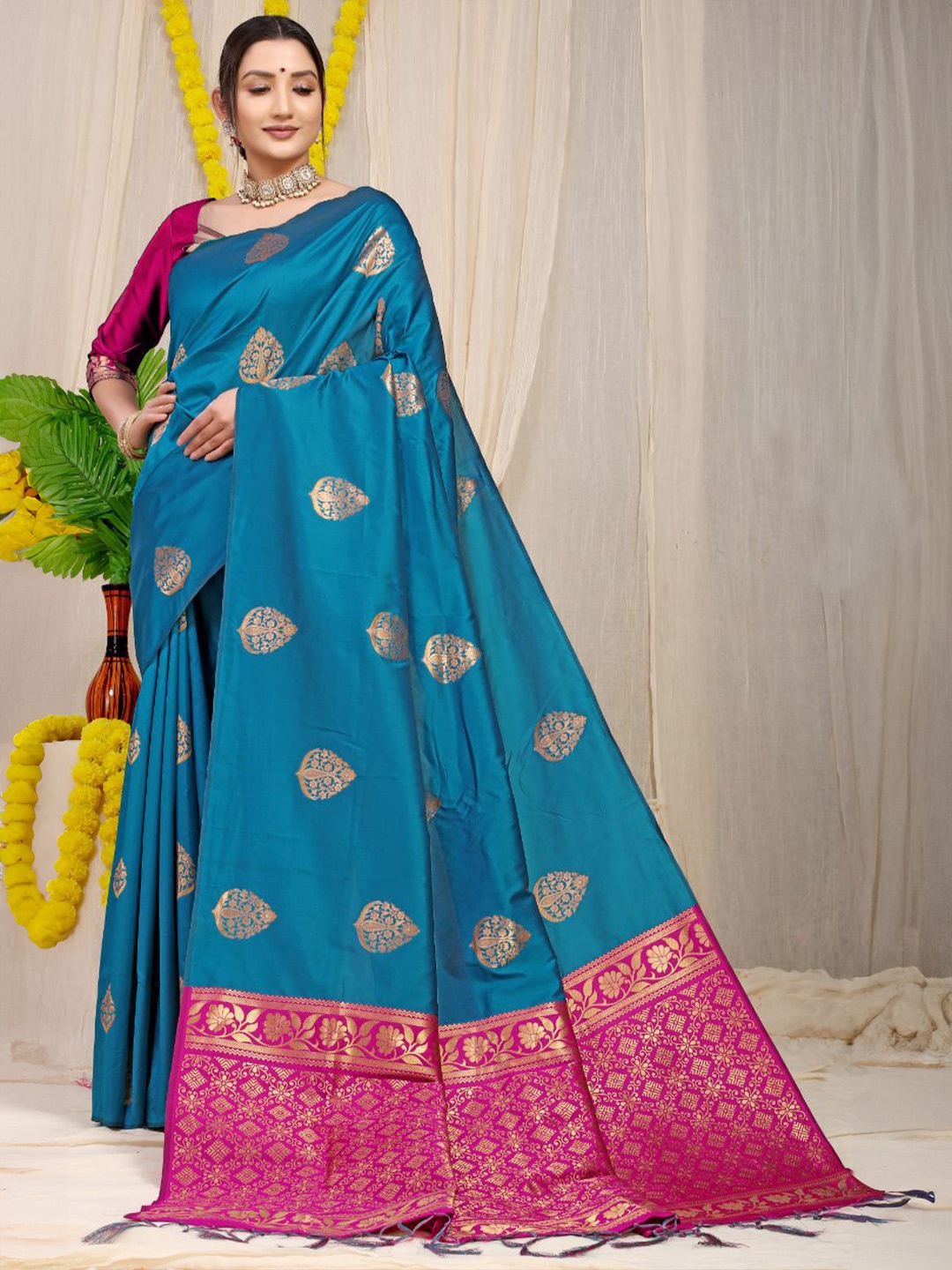 

Royal Rajgharana Saree Ethnic Motifs Woven Design Zari Pure Silk Banarasi Sarees, Teal