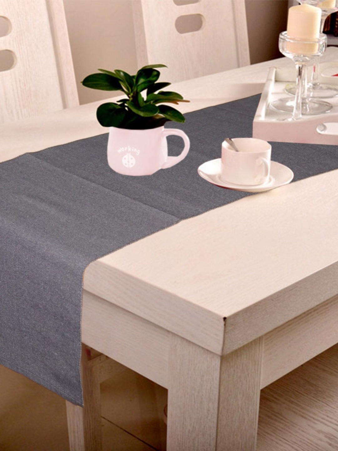 

Lushomes Grey Cotton 4-Seater Table Cover