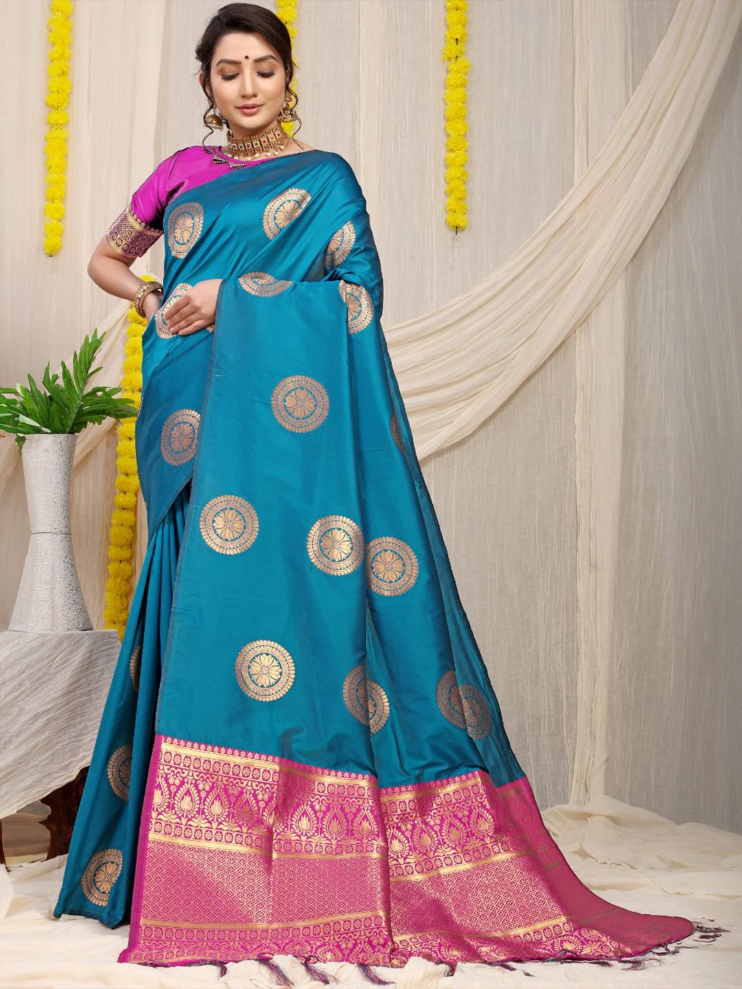 

Royal Rajgharana Saree Woven Design Zari Pure Silk Banarasi Sarees, Teal