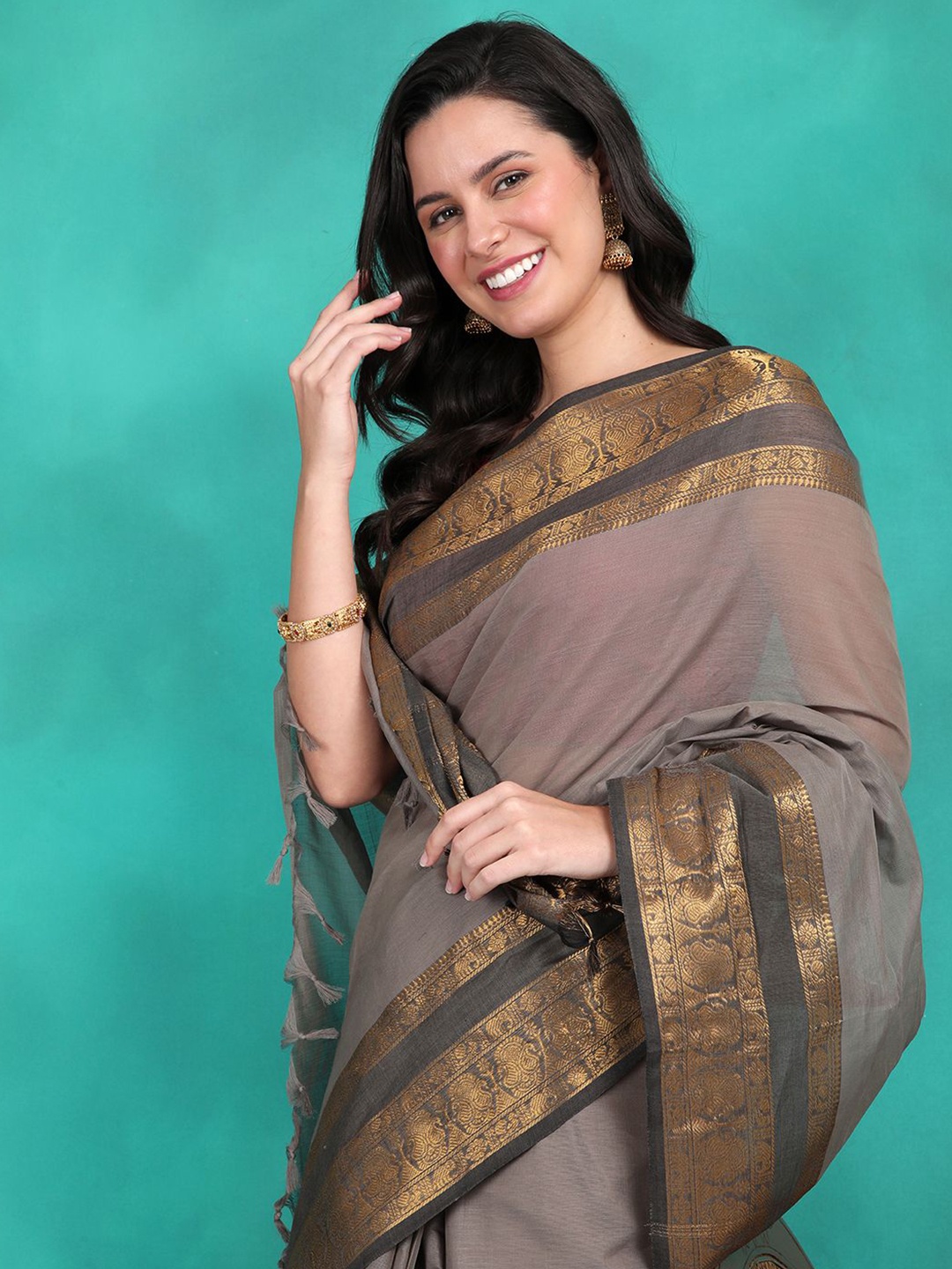 

Sangria Woven Design Saree With Blouse, Grey