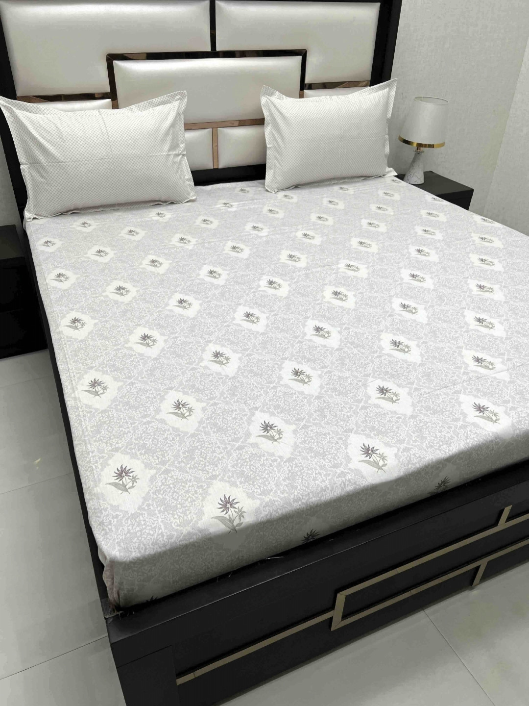 

Pure Decor Grey & White Floral King Bedsheet with 2 Pillow Covers