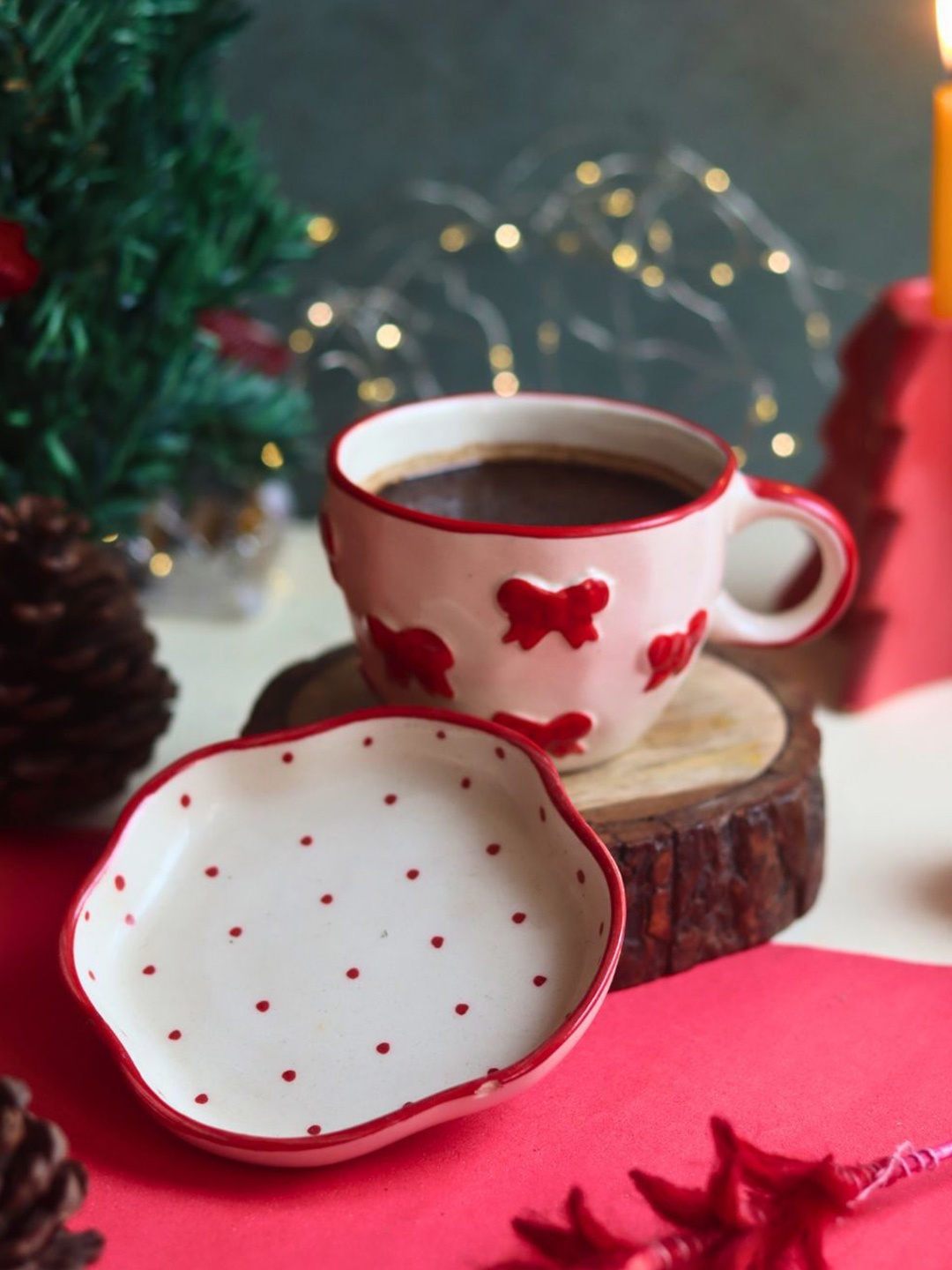 

WEAVING HOMES Red Bow Mug & Polka Dessert Plate