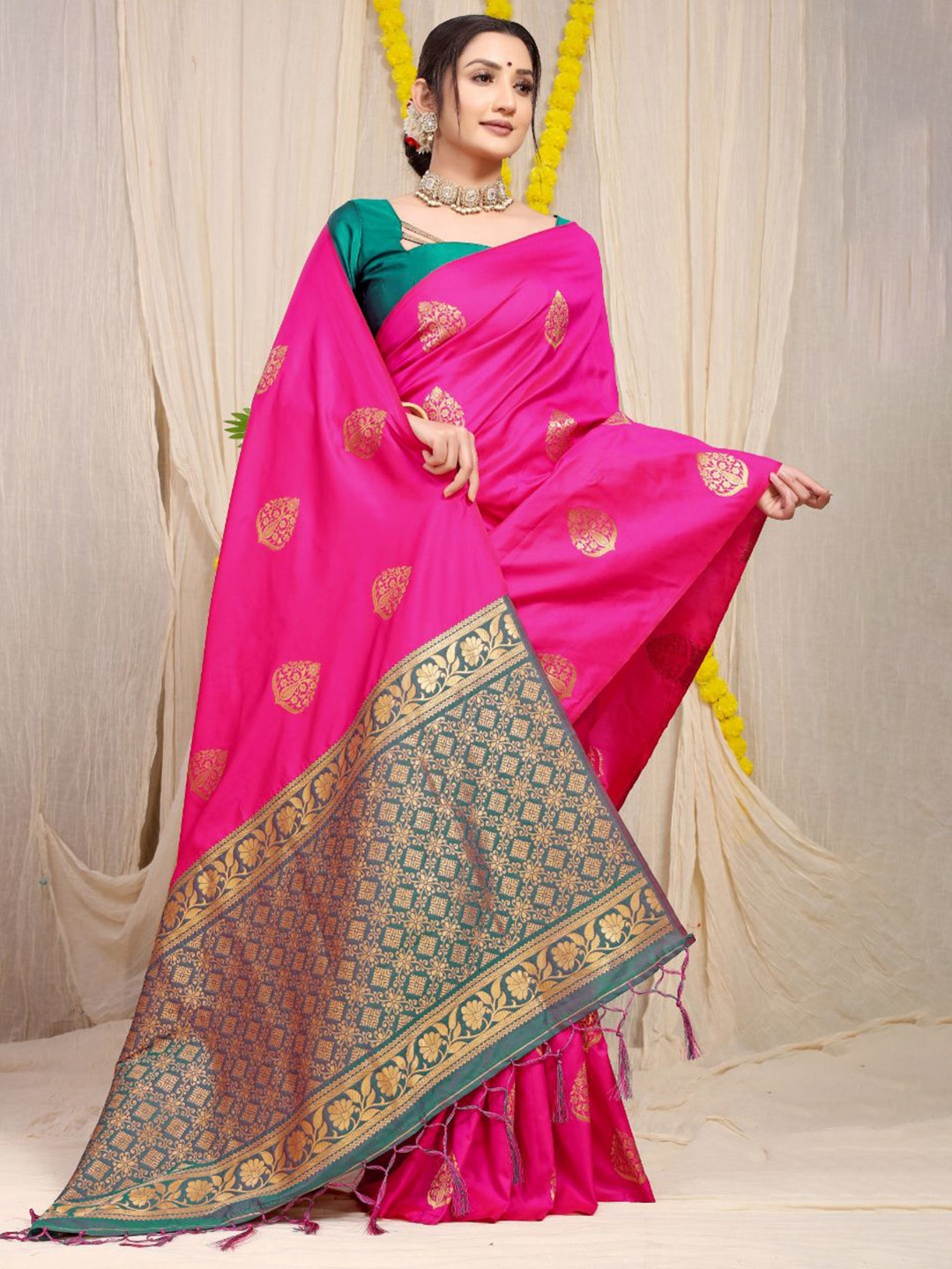 

Royal Rajgharana Saree Woven Design Zari Pure Silk Banarasi Sarees, Pink