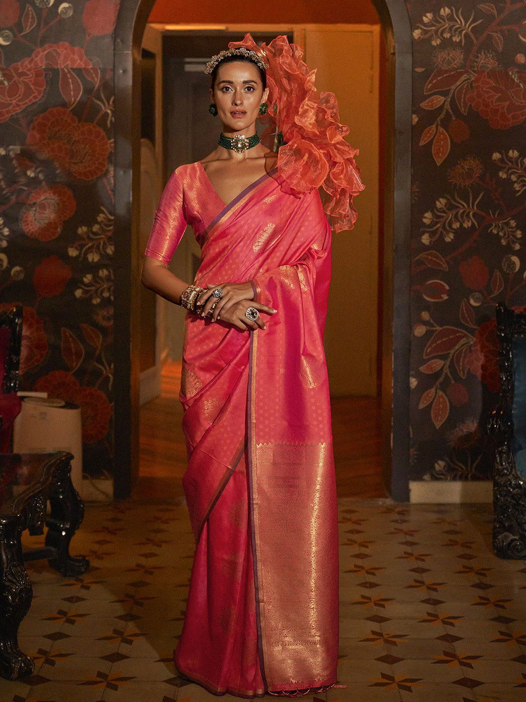 

elora Woven Design Silk Blend Banarasi Saree, Pink