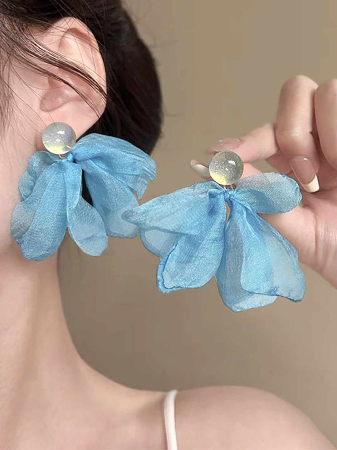 

StyleCast x Revolte Floral Drop Earrings, Blue